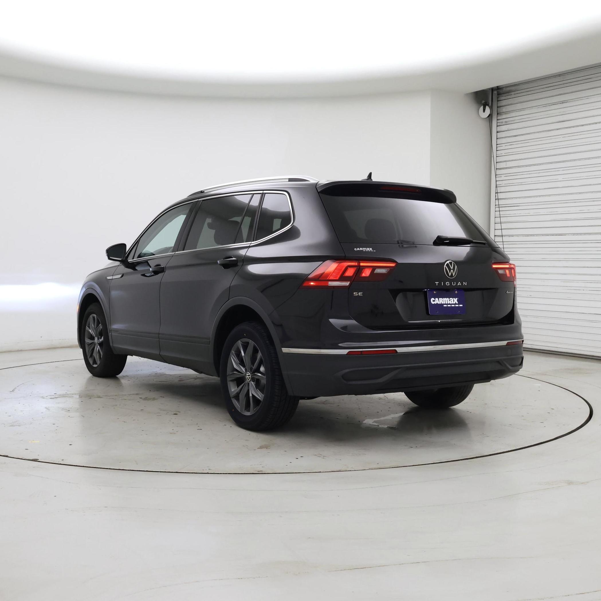 Thumbnail: 2022 Volkswagen Tiguan - 2