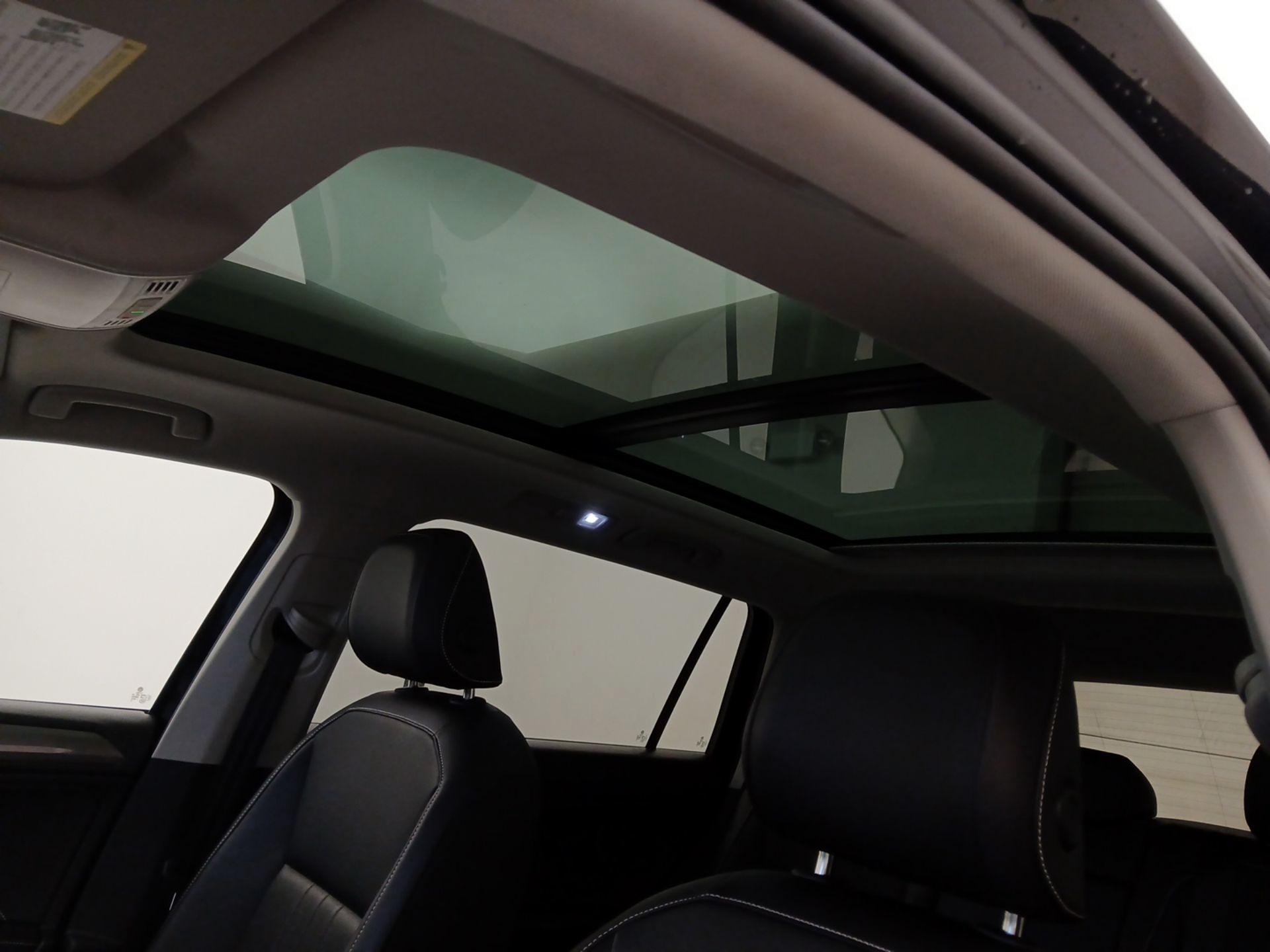 Thumbnail: 2022 Volkswagen Tiguan - 19