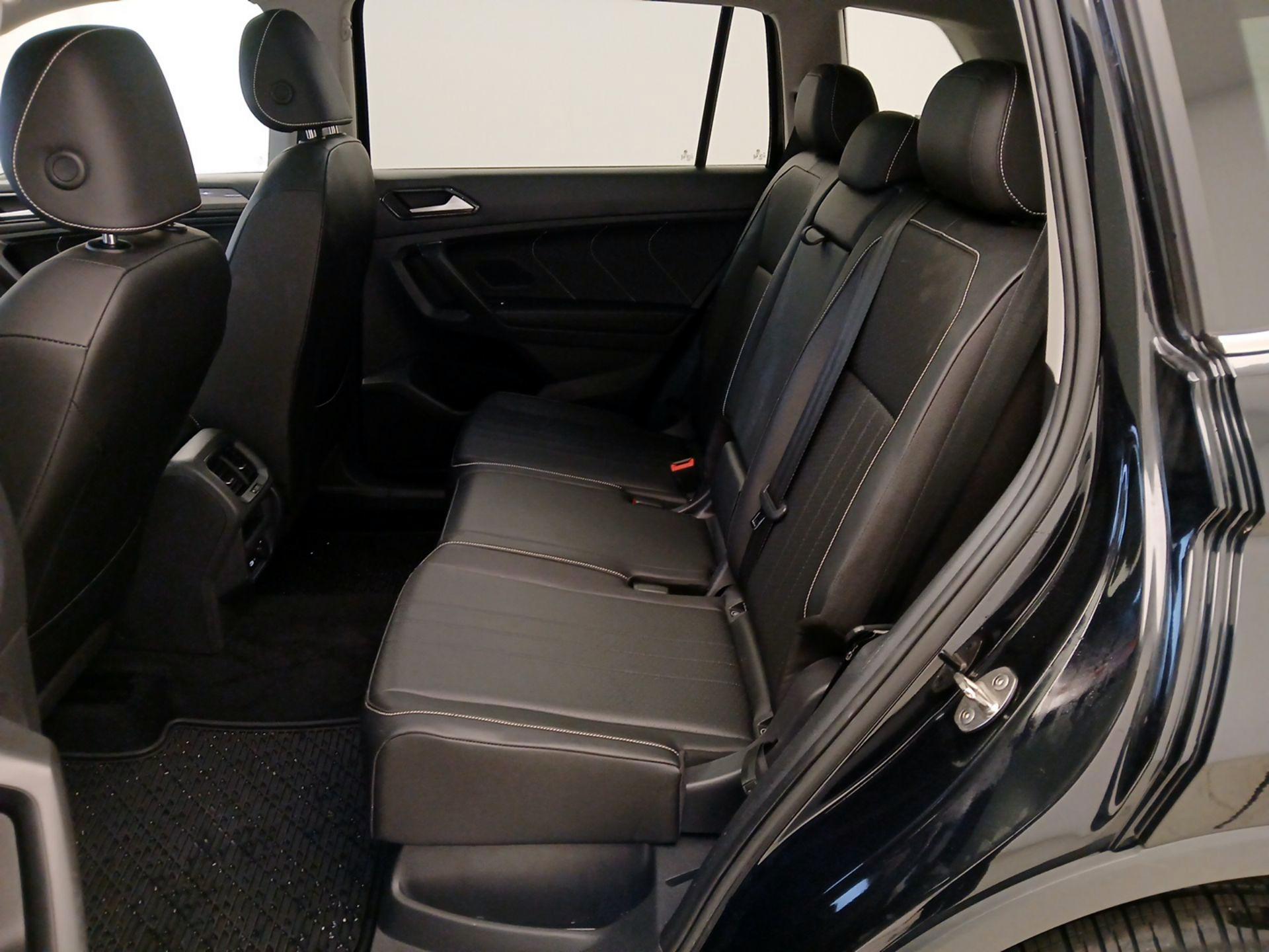 Thumbnail: 2022 Volkswagen Tiguan - 20