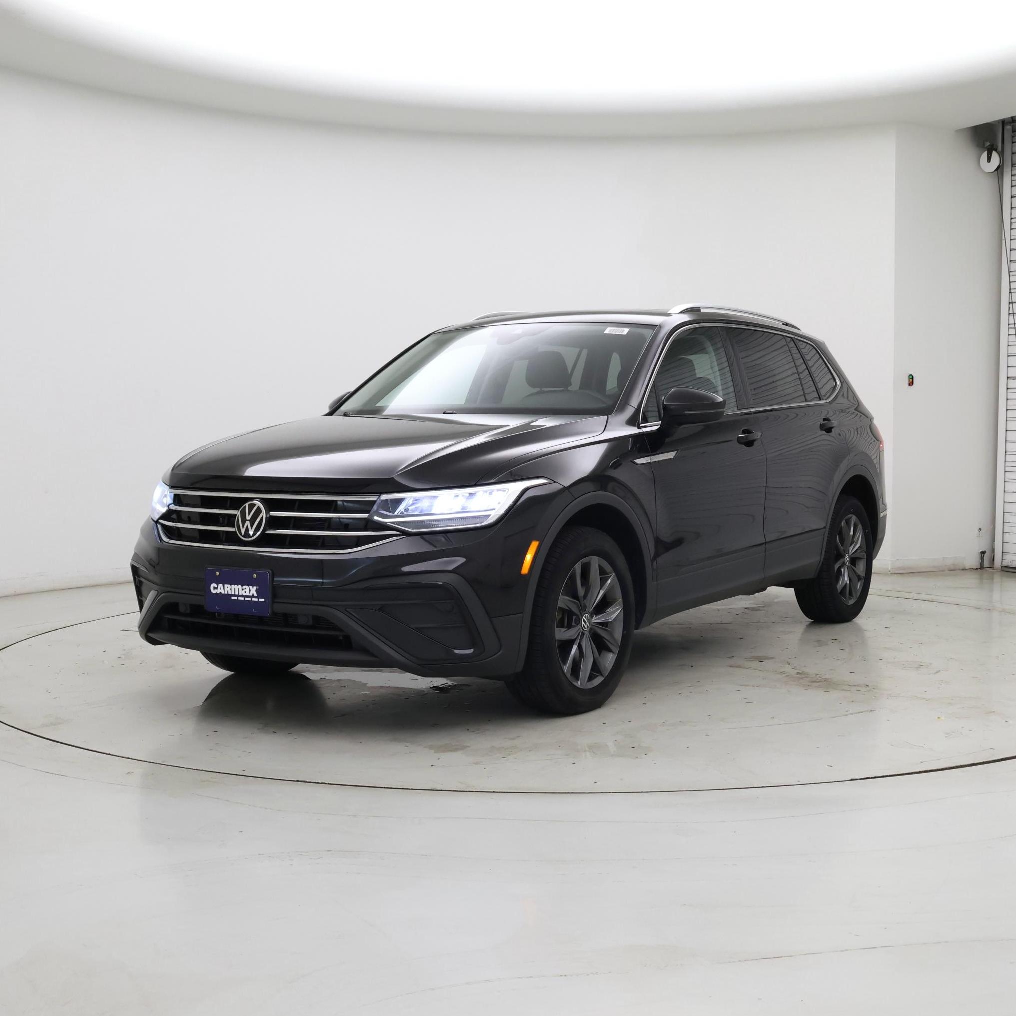 Thumbnail: 2022 Volkswagen Tiguan - 4