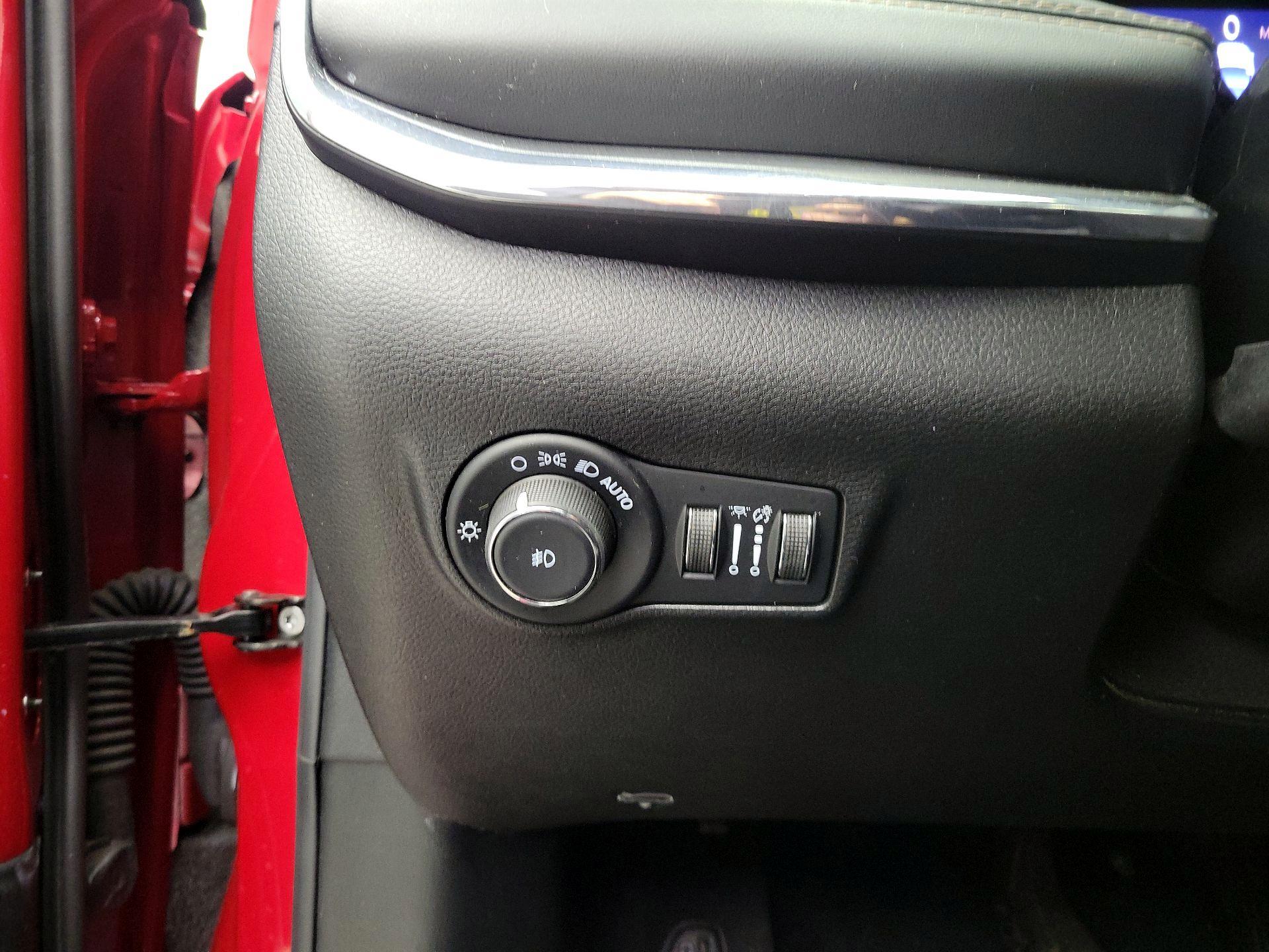 Thumbnail: 2022 Jeep Compass - 13