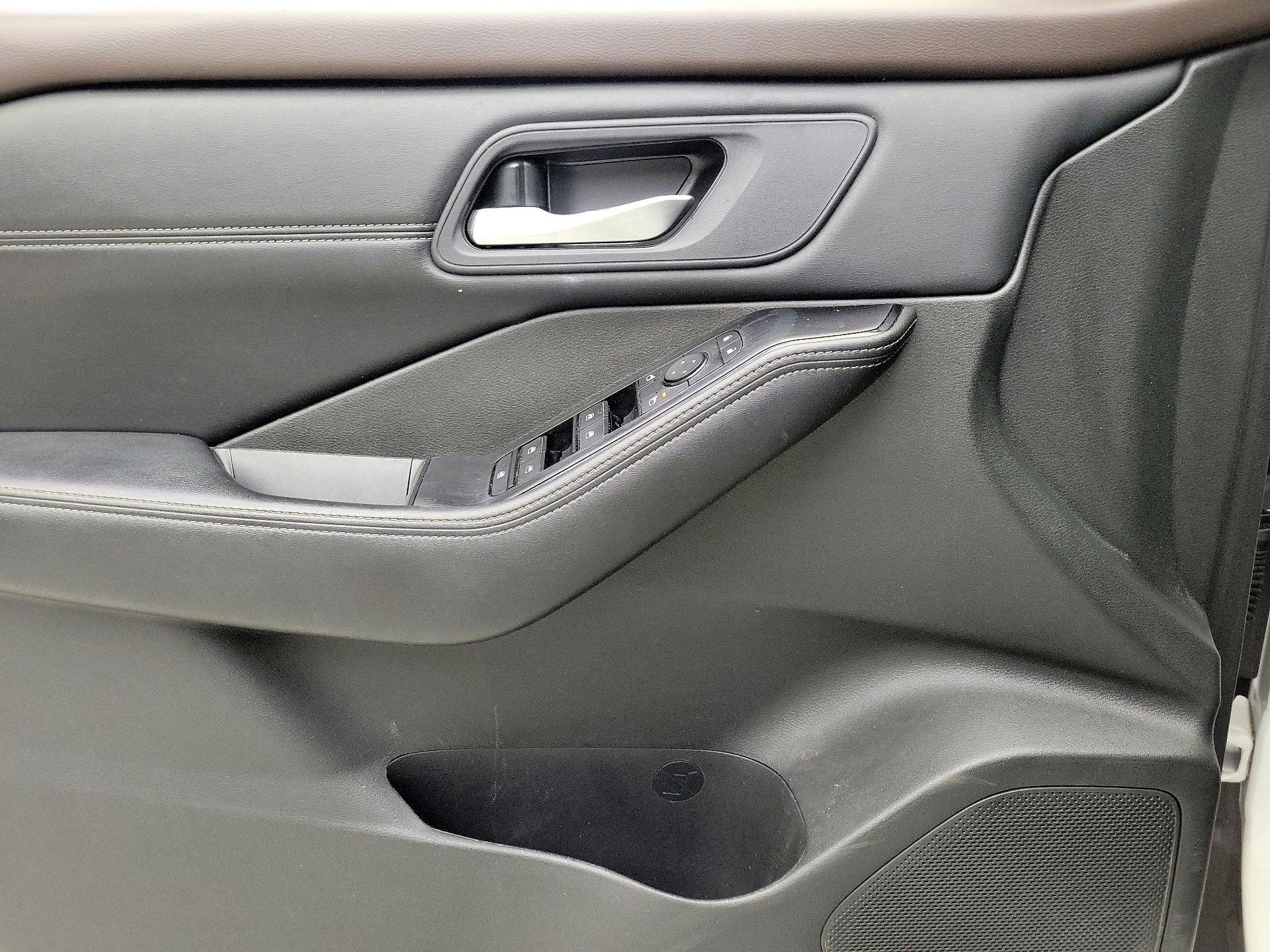 Thumbnail: 2023 Nissan Rogue - 12