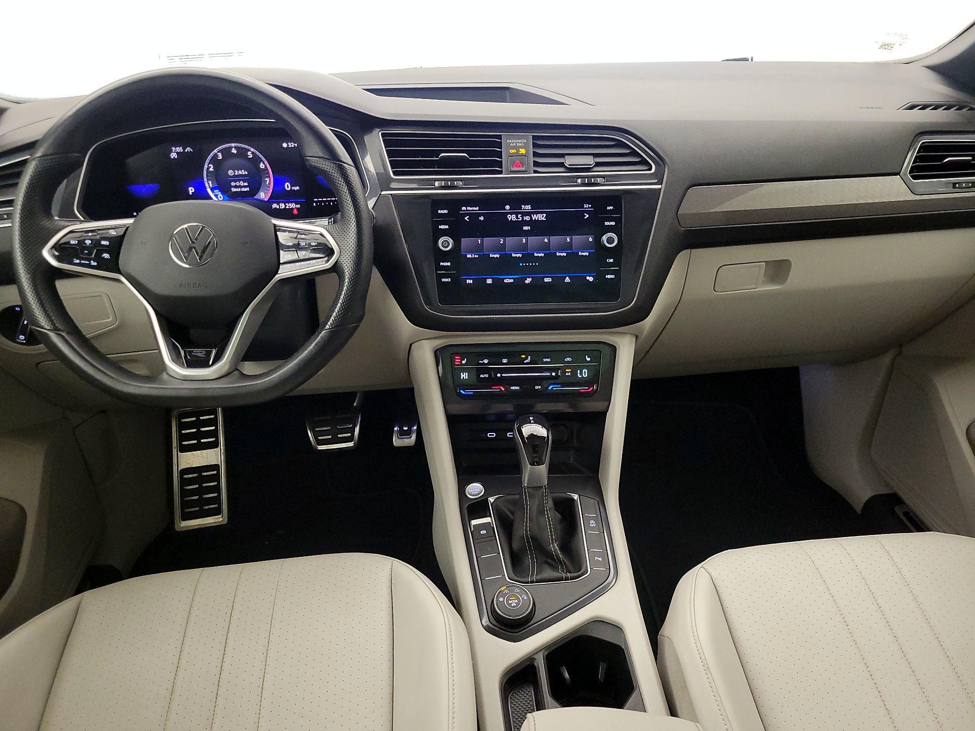 Thumbnail: 2023 Volkswagen Tiguan - 9