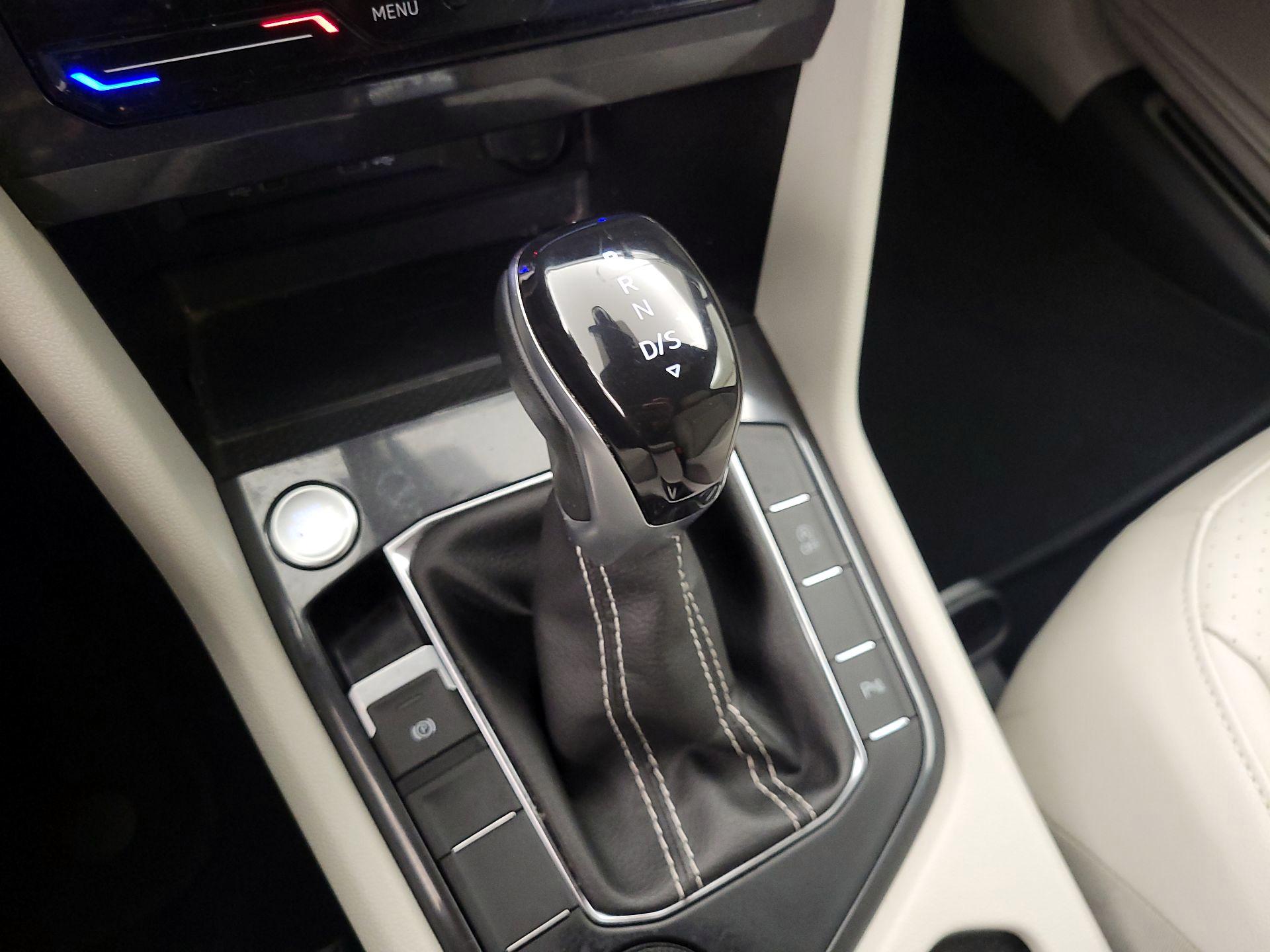 Thumbnail: 2023 Volkswagen Tiguan - 17