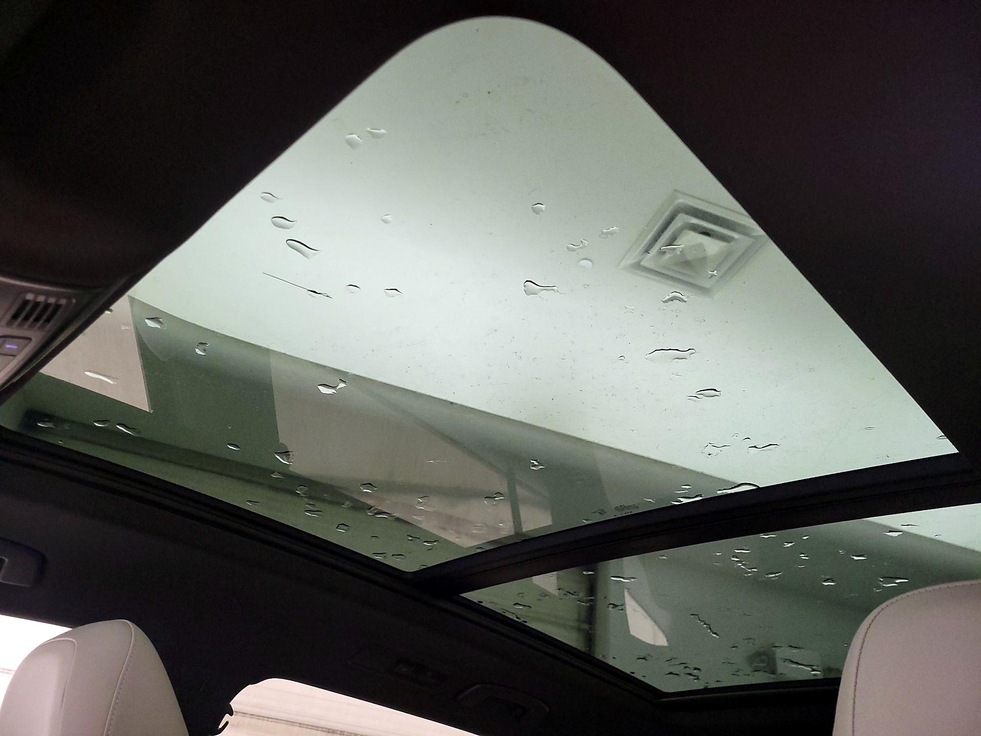 Thumbnail: 2023 Volkswagen Tiguan - 19