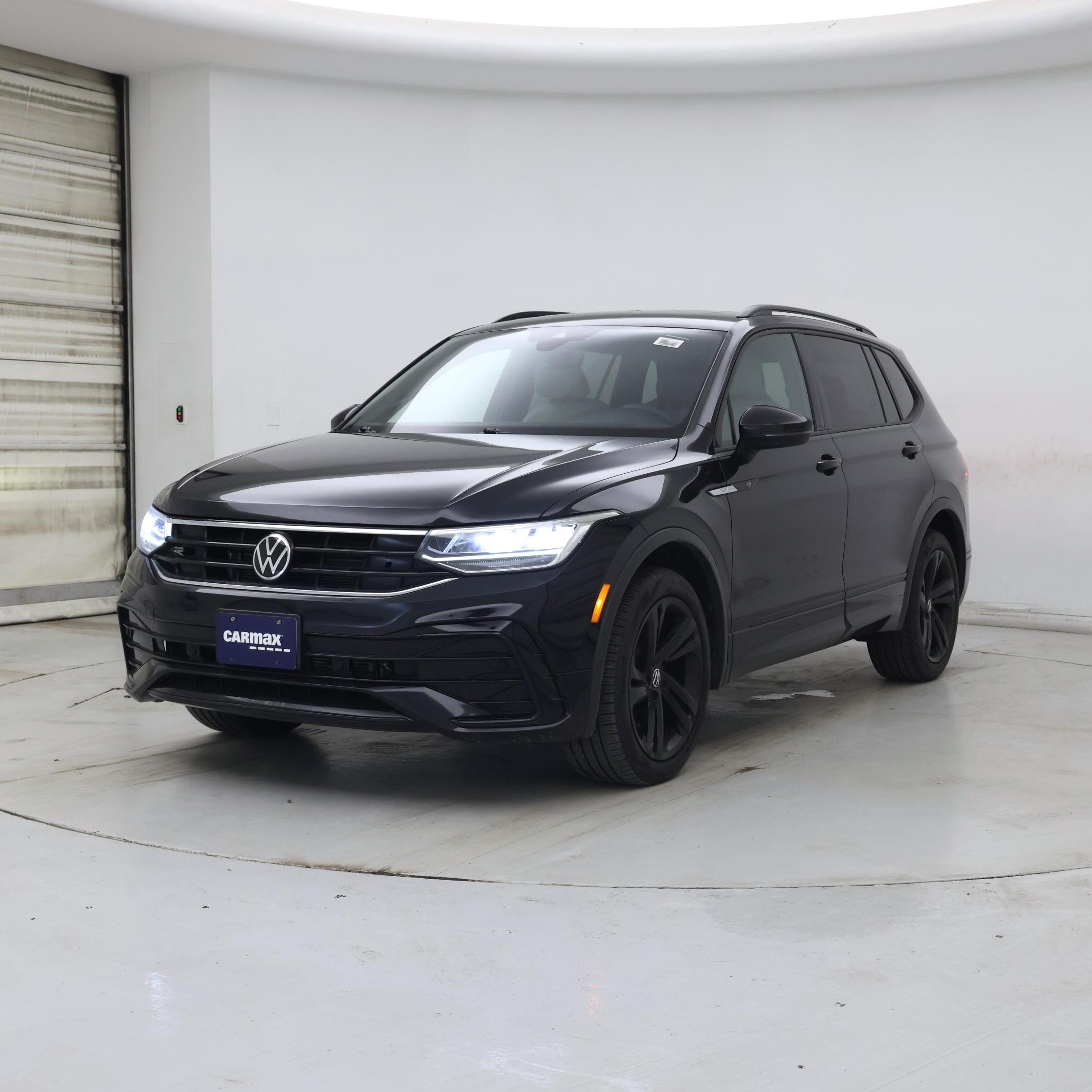 Thumbnail: 2023 Volkswagen Tiguan - 4