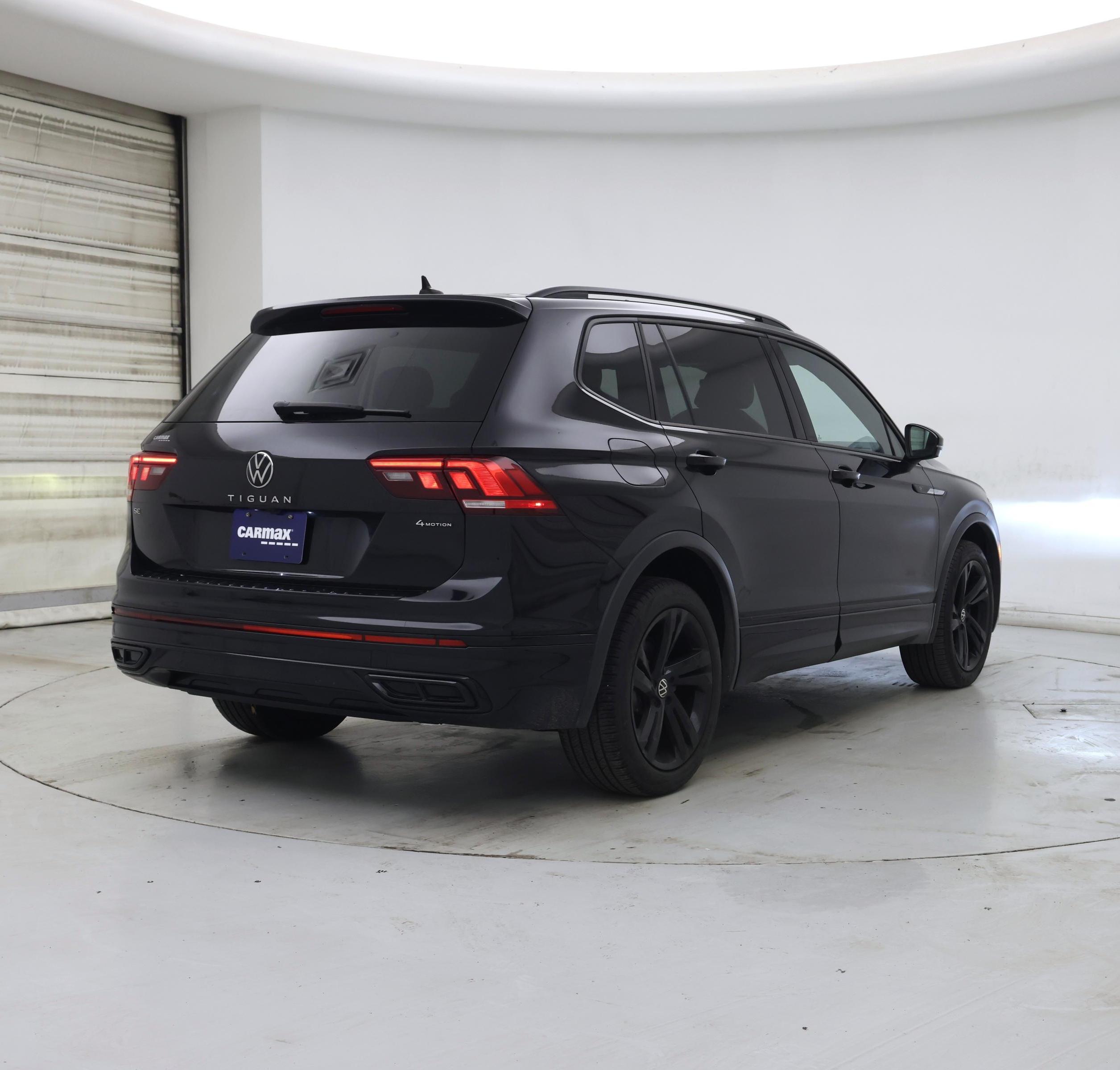 Thumbnail: 2023 Volkswagen Tiguan - 8