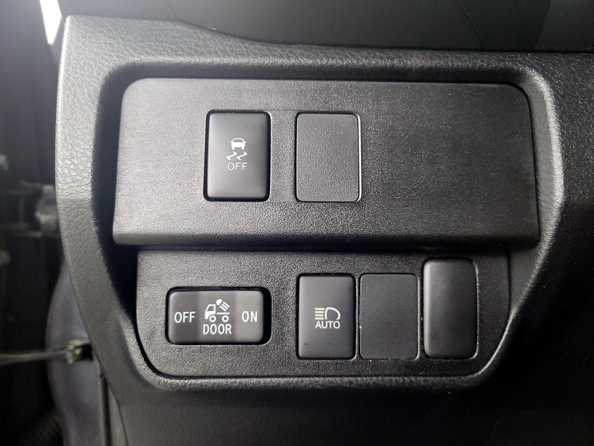 Thumbnail: 2022 Toyota Tacoma - 13