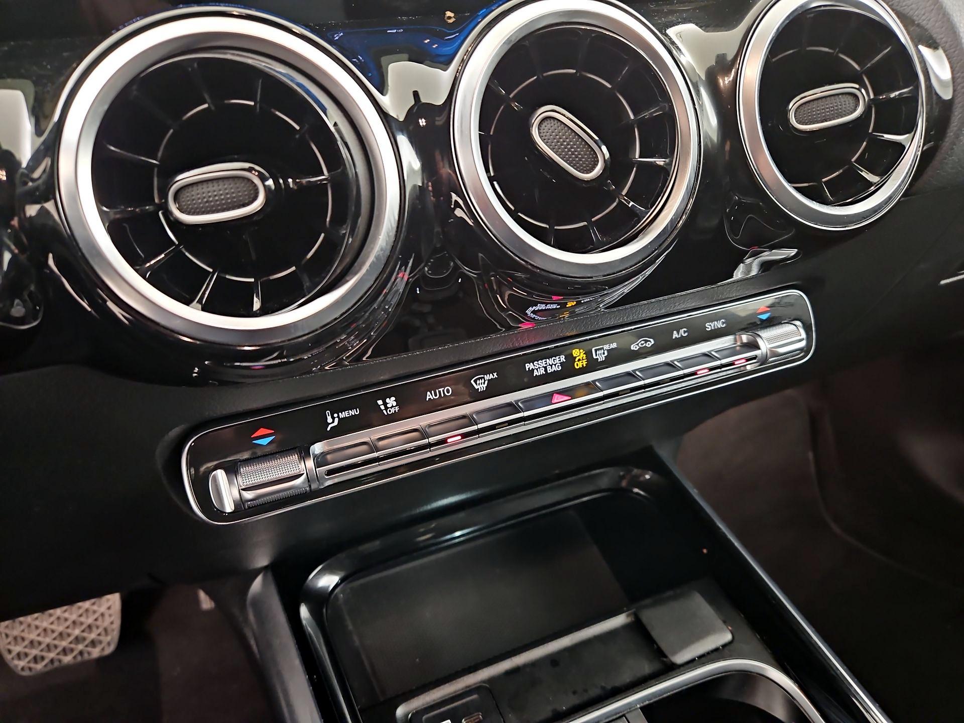 Thumbnail: 2023 Mercedes-Benz GLA - 16