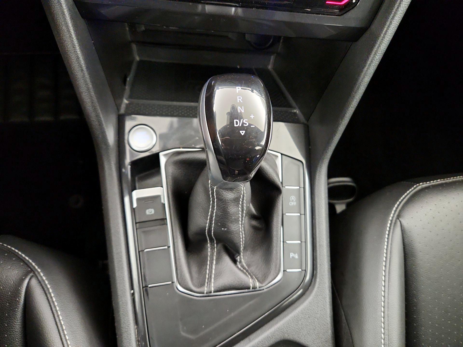 Thumbnail: 2024 Volkswagen Tiguan - 17