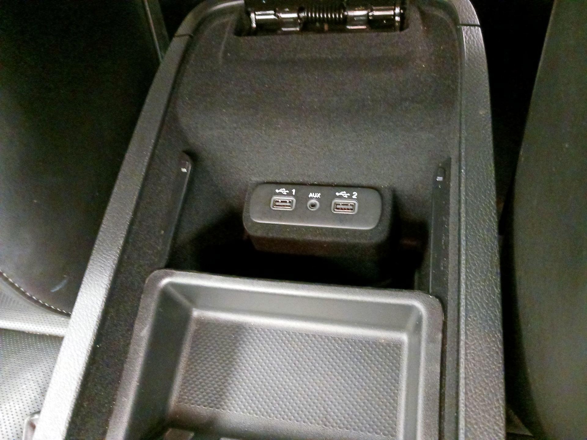 Thumbnail: 2022 Dodge Charger - 18