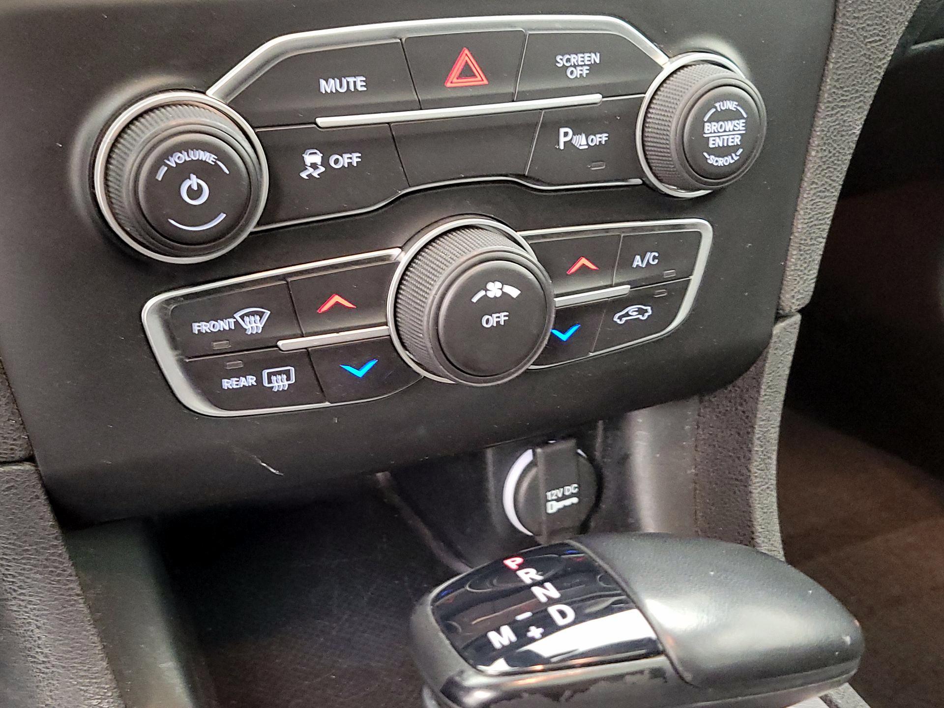 Thumbnail: 2022 Dodge Charger - 16