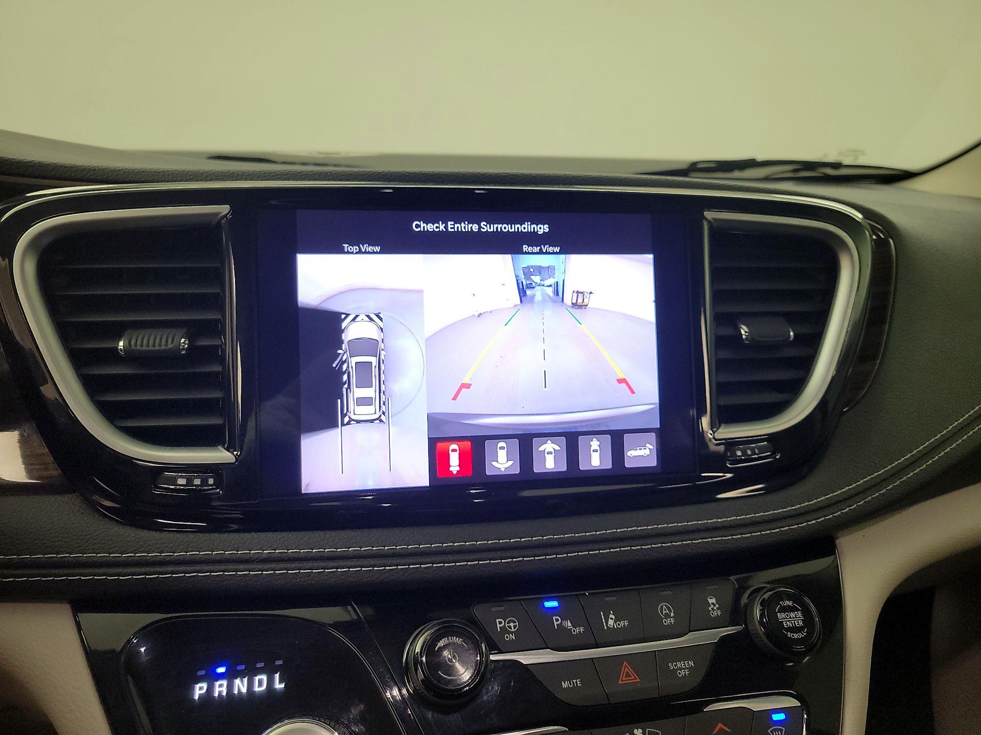 Thumbnail: 2022 Chrysler Pacifica - 15