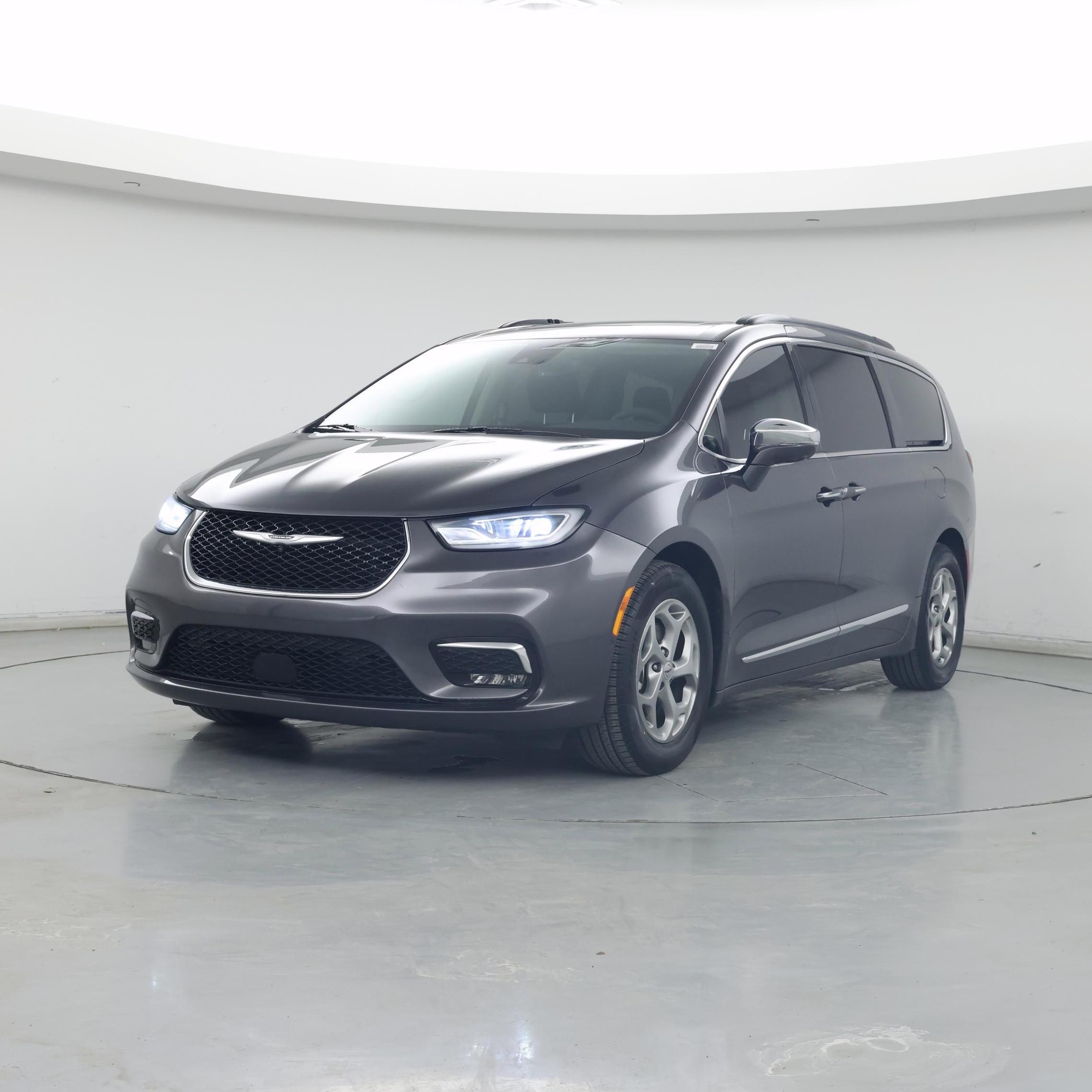 Thumbnail: 2022 Chrysler Pacifica - 4