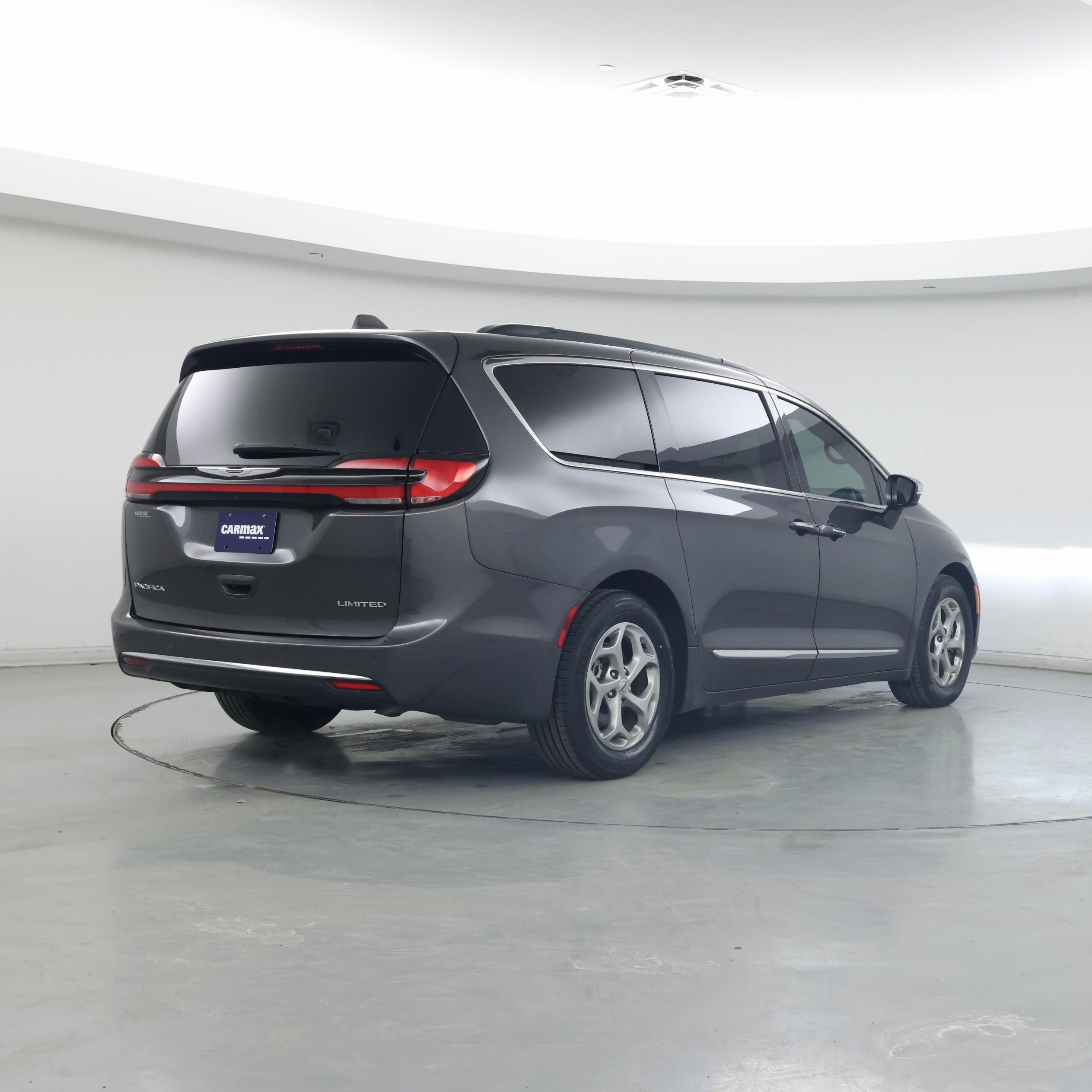 Thumbnail: 2022 Chrysler Pacifica - 8