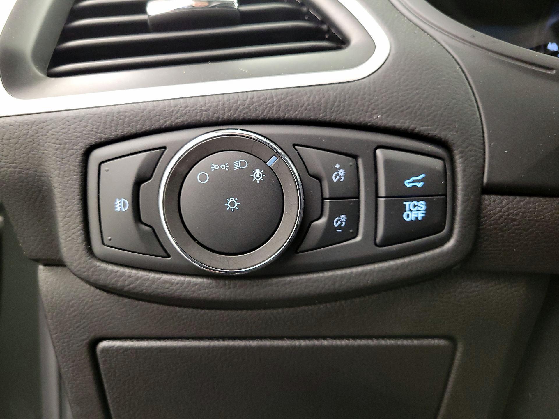 Thumbnail: 2022 Ford Edge - 13