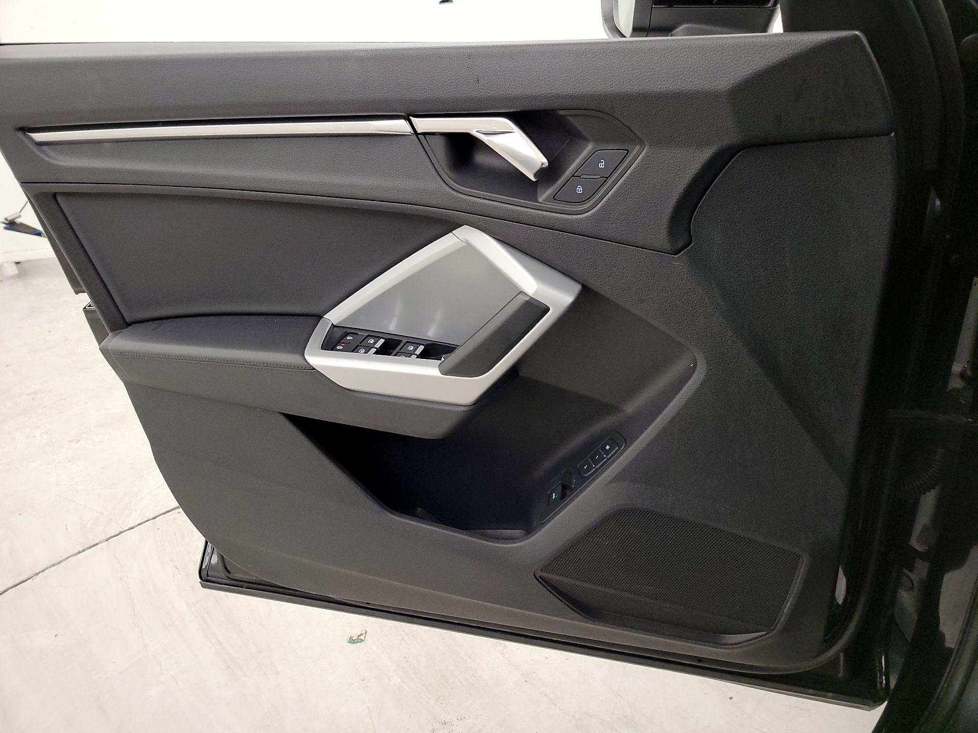 Thumbnail: 2022 Audi Q3 - 12