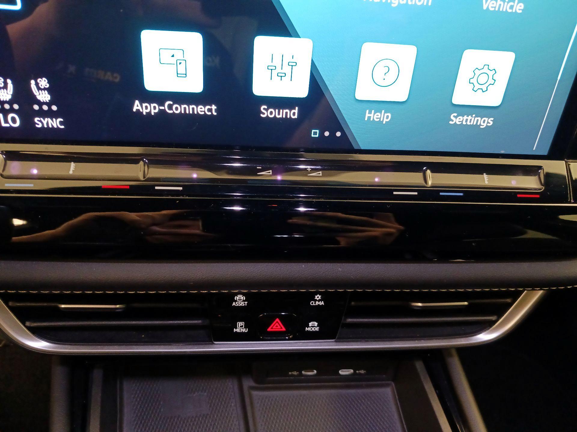 Thumbnail: 2024 Volkswagen Atlas - 17