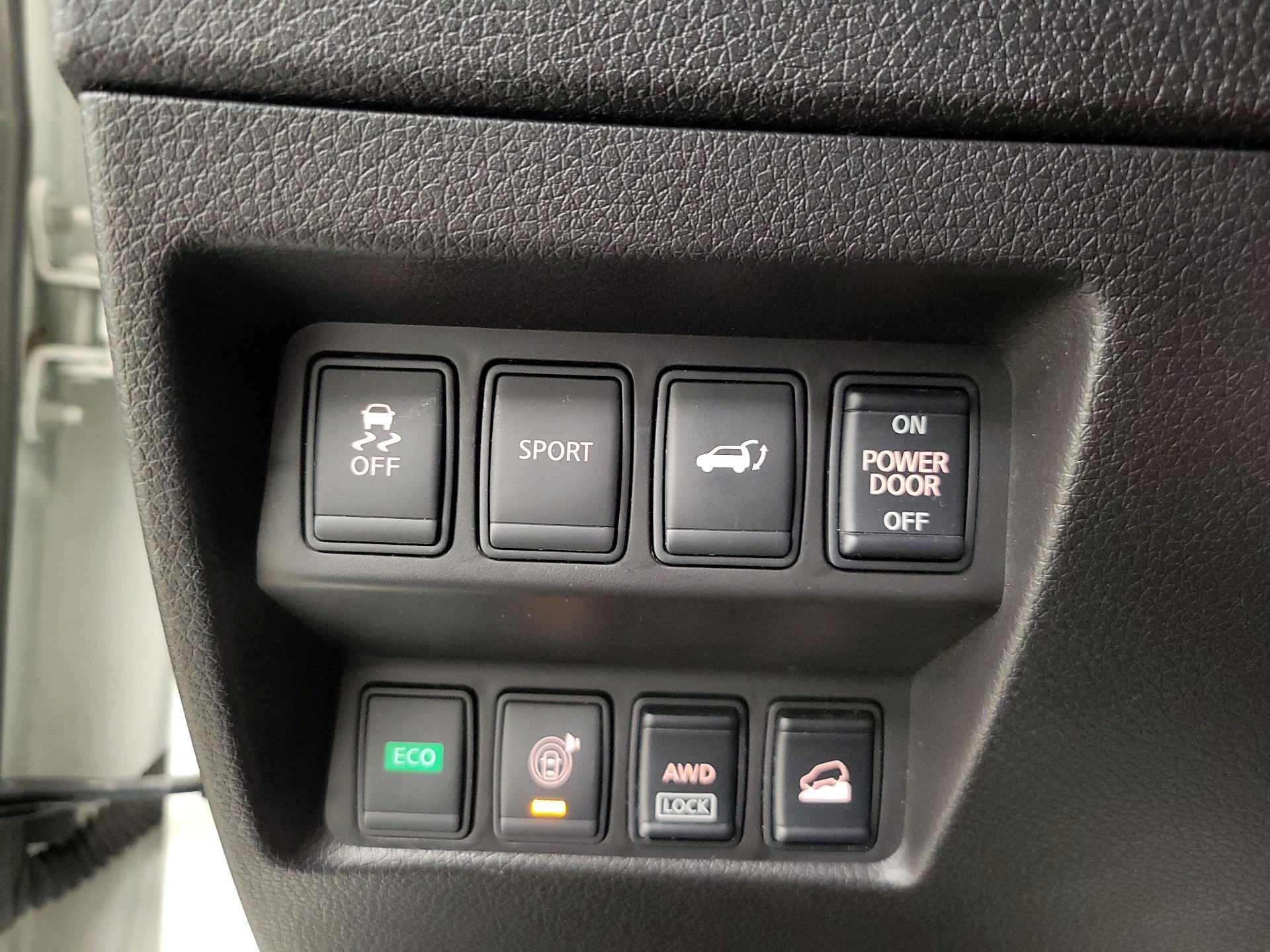 Thumbnail: 2015 Nissan Rogue - 13