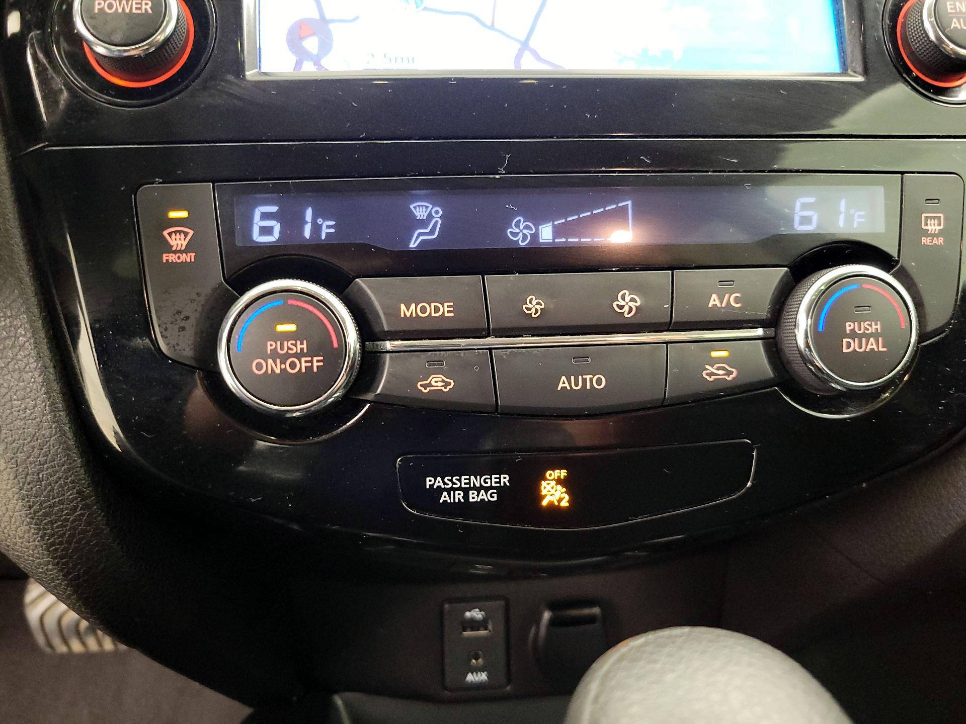 Thumbnail: 2015 Nissan Rogue - 17