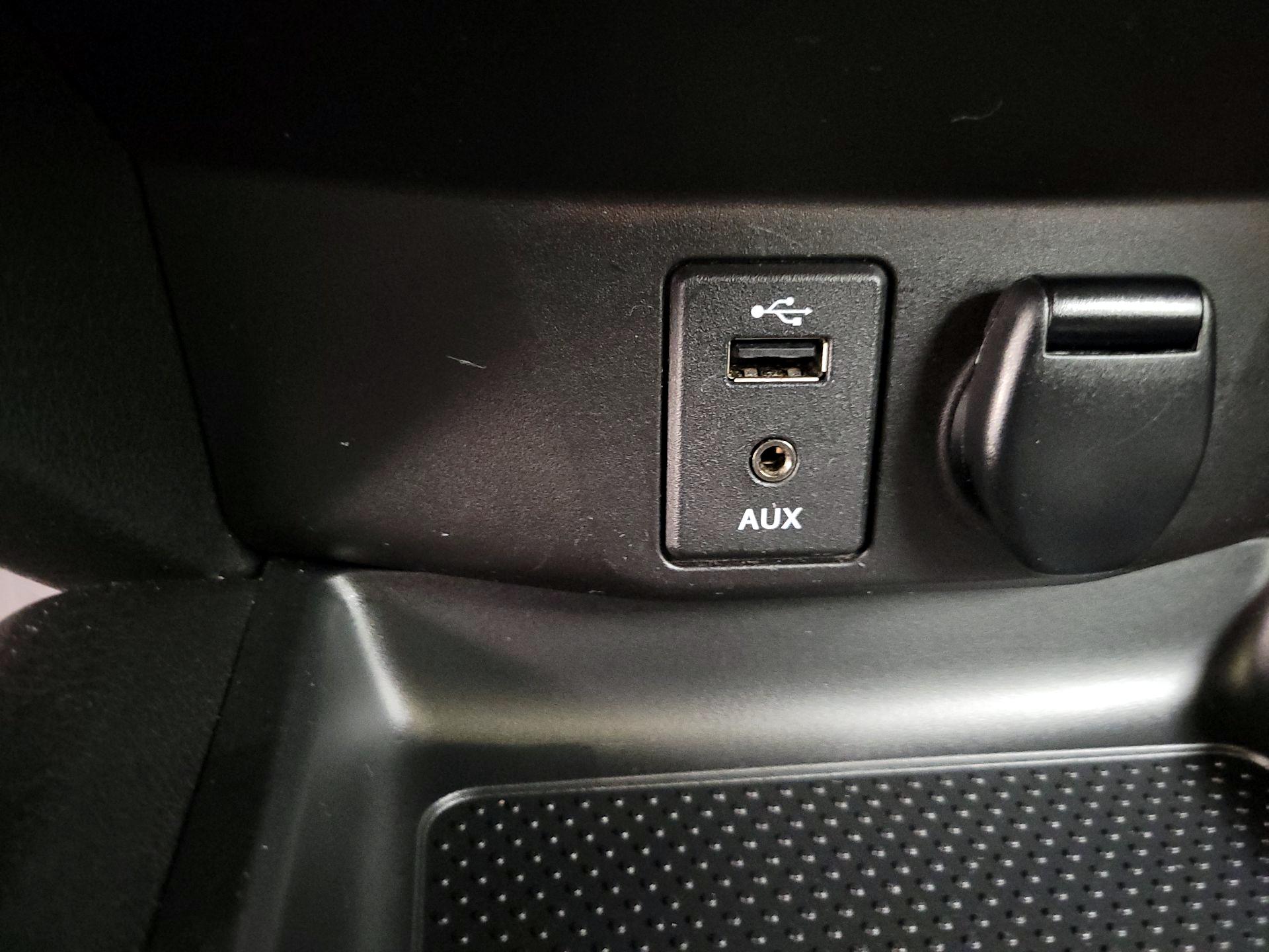 Thumbnail: 2015 Nissan Rogue - 19