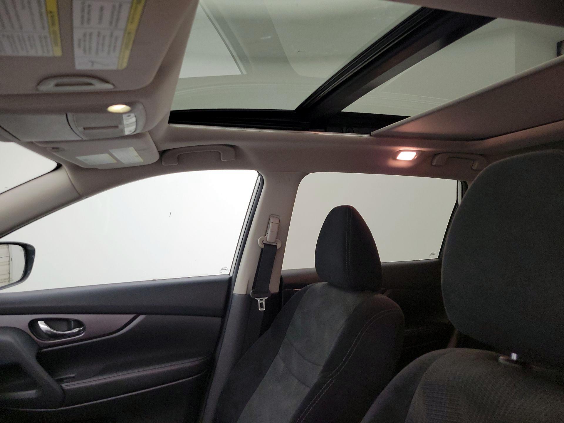 Thumbnail: 2015 Nissan Rogue - 20