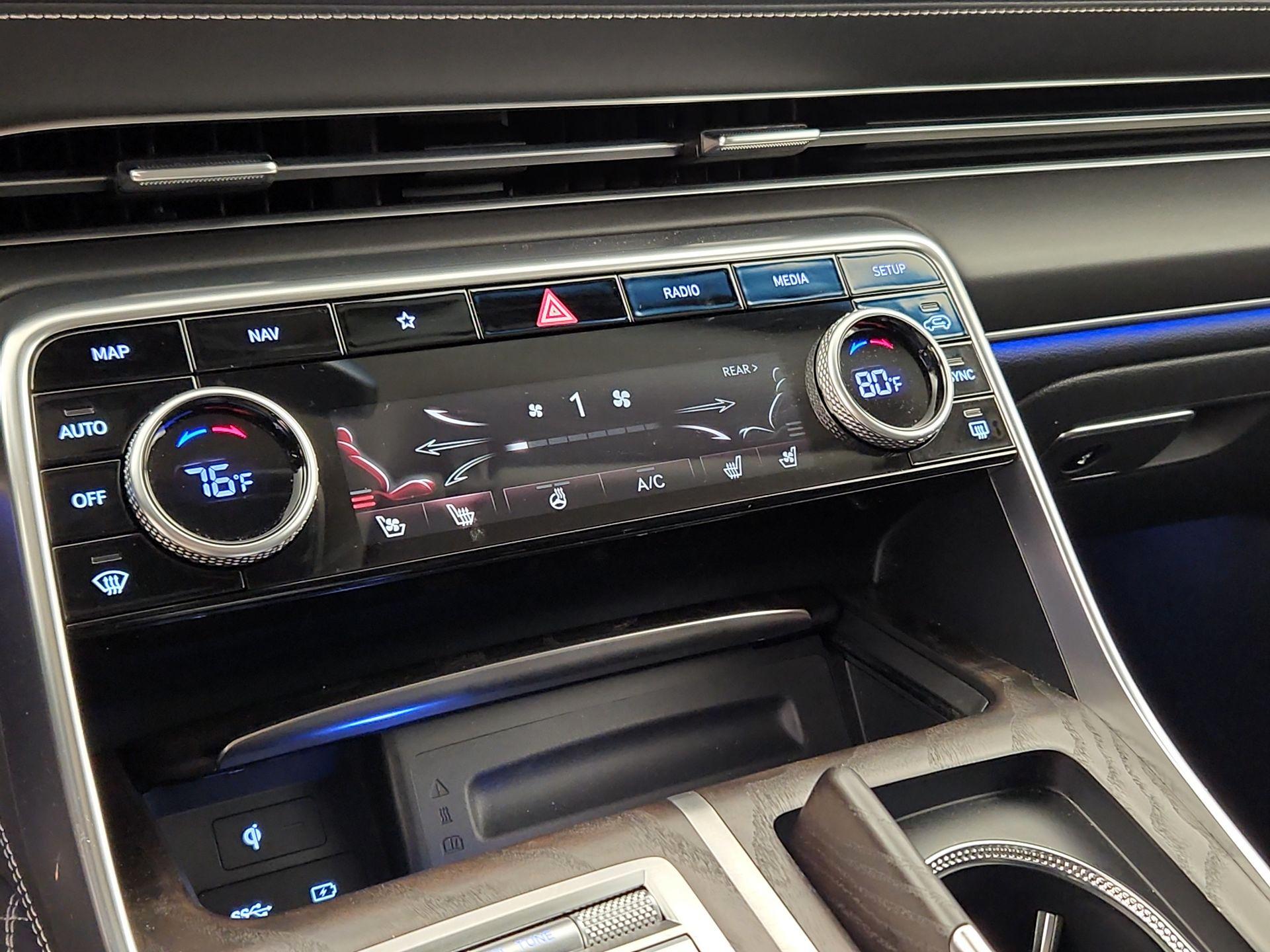 Thumbnail: 2021 Genesis GV80 - 17