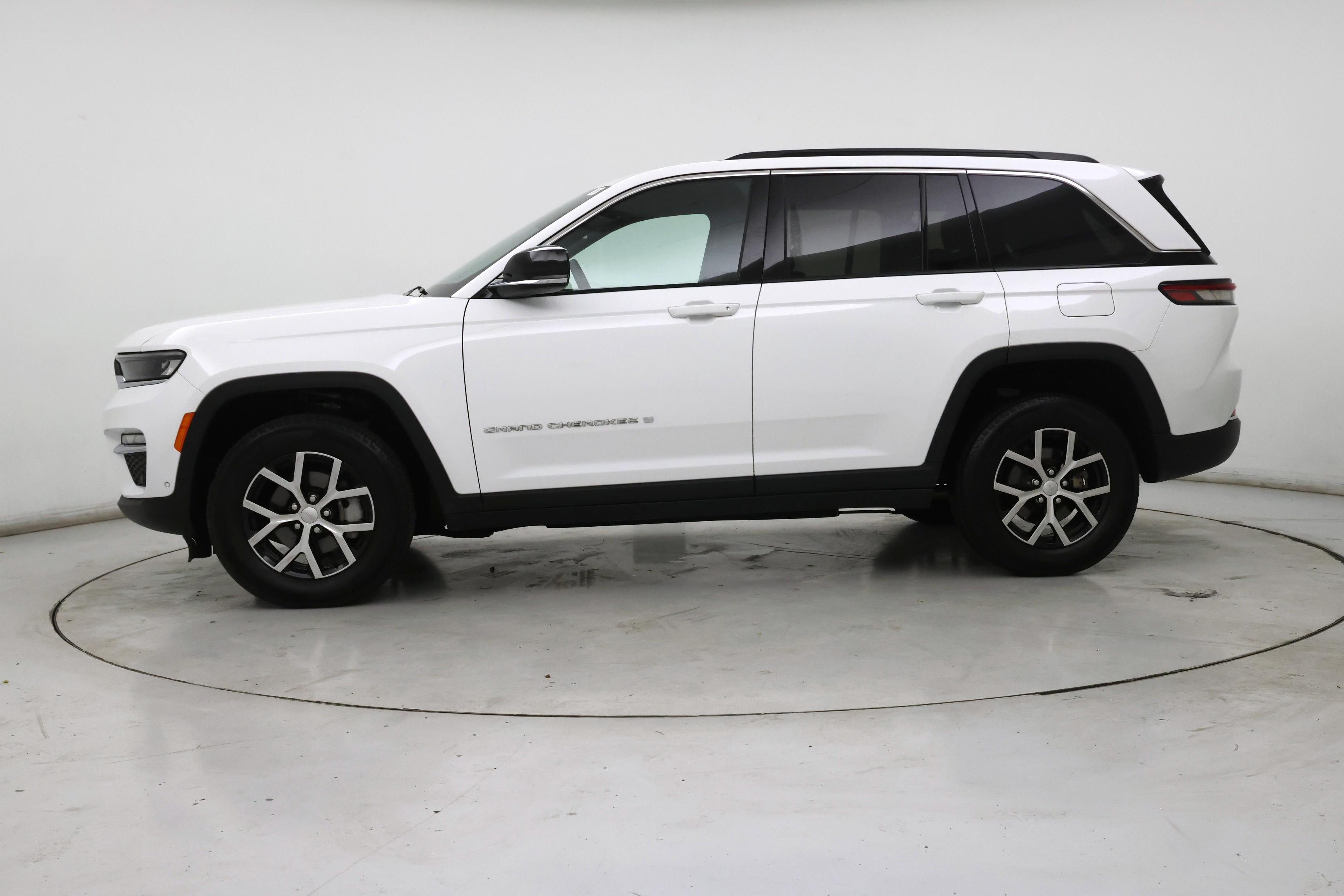 Thumbnail: 2024 Jeep Grand Cherokee - 3