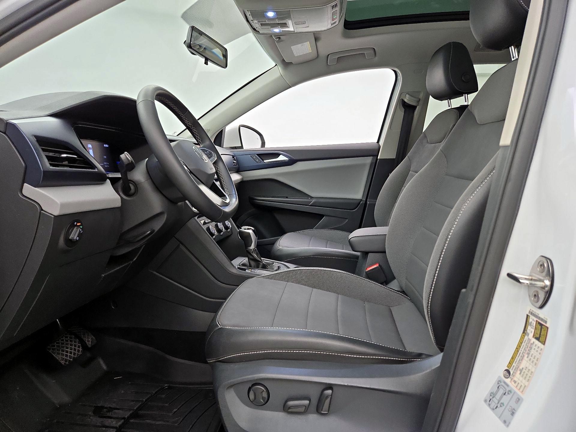 Thumbnail: 2022 Volkswagen Taos - 11