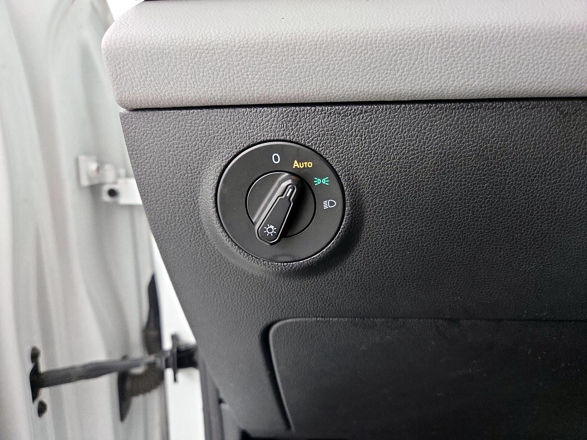 Thumbnail: 2022 Volkswagen Taos - 13