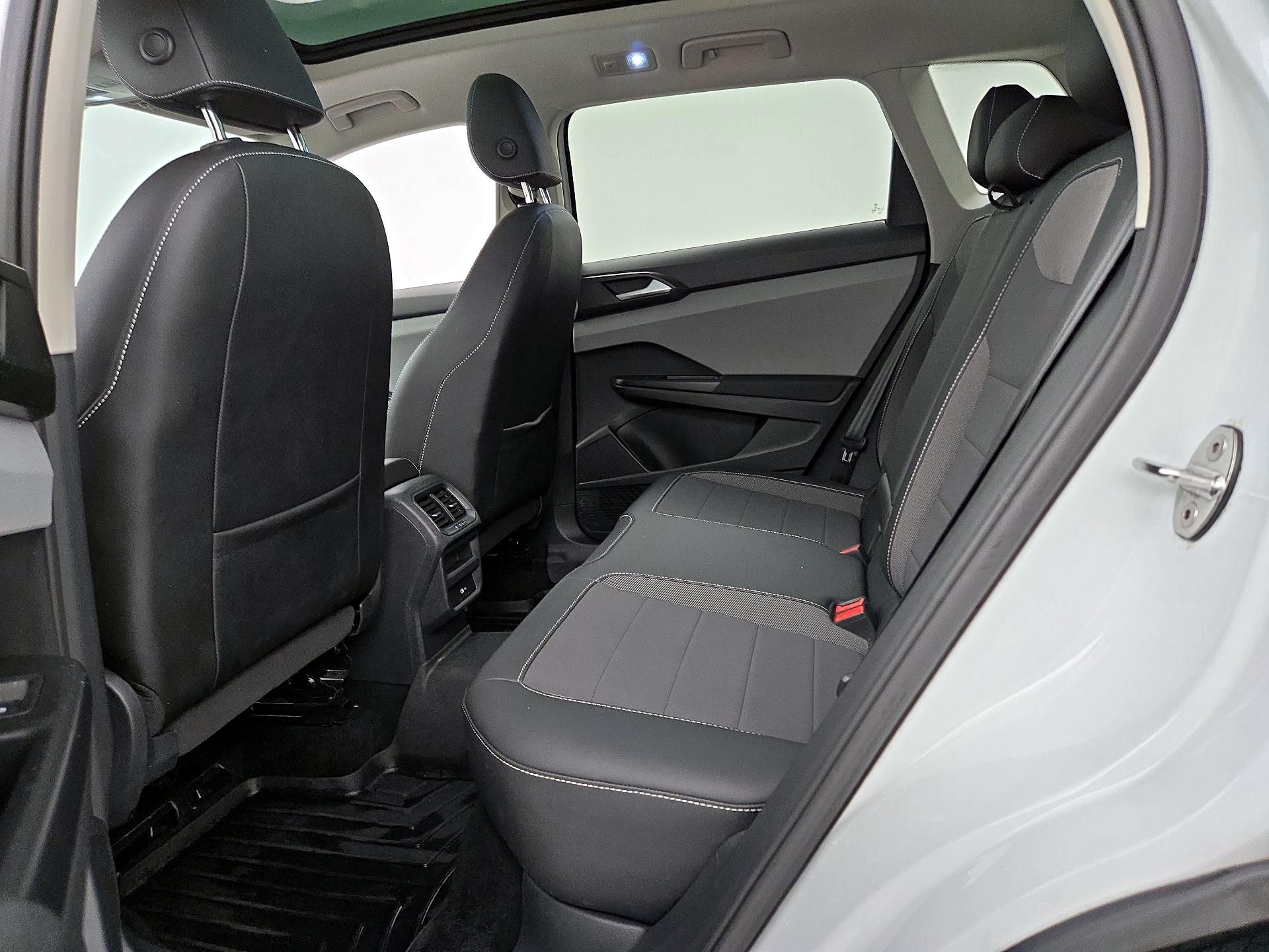 Thumbnail: 2022 Volkswagen Taos - 20