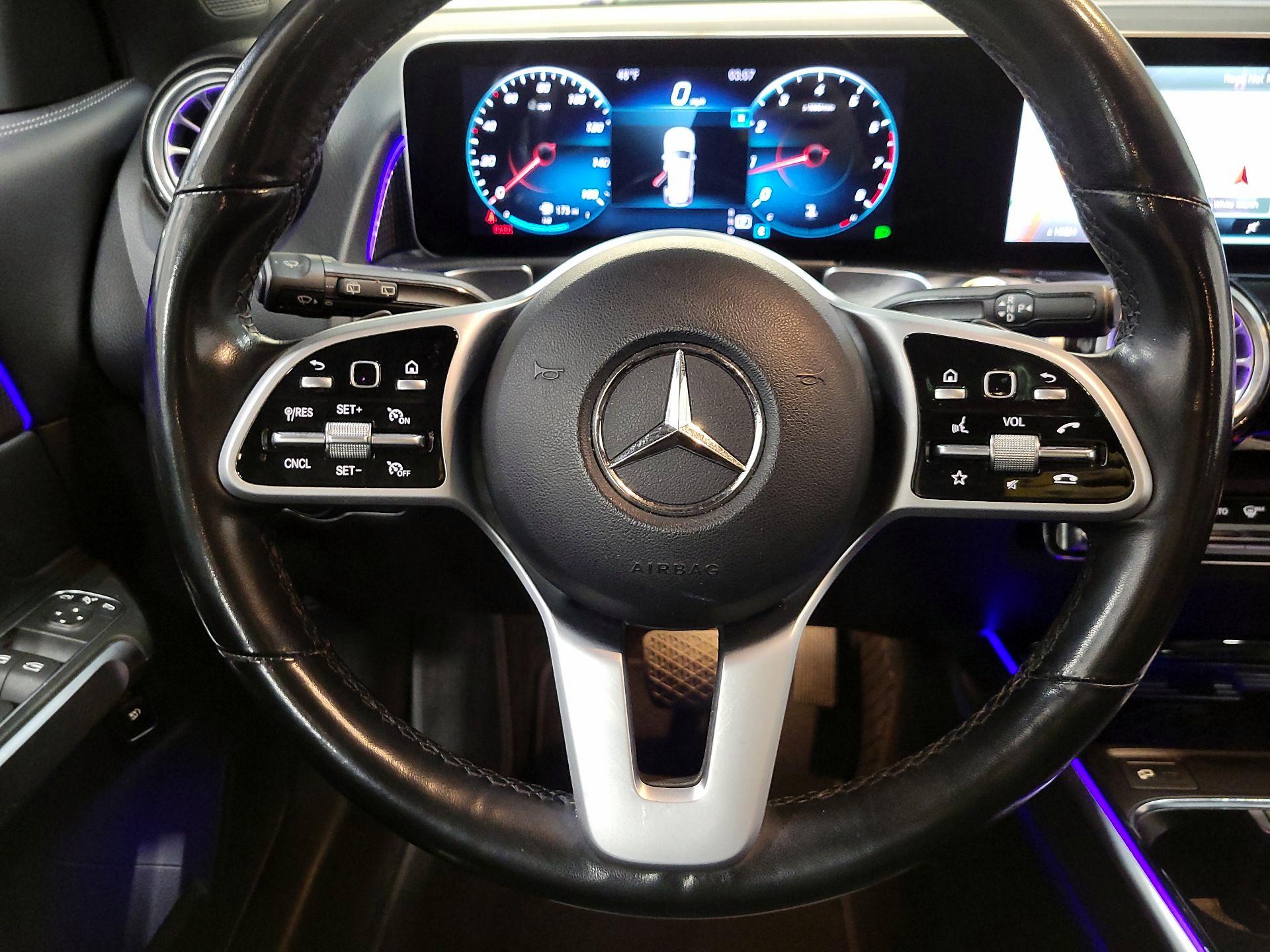 Thumbnail: 2021 Mercedes-Benz GLB - 10