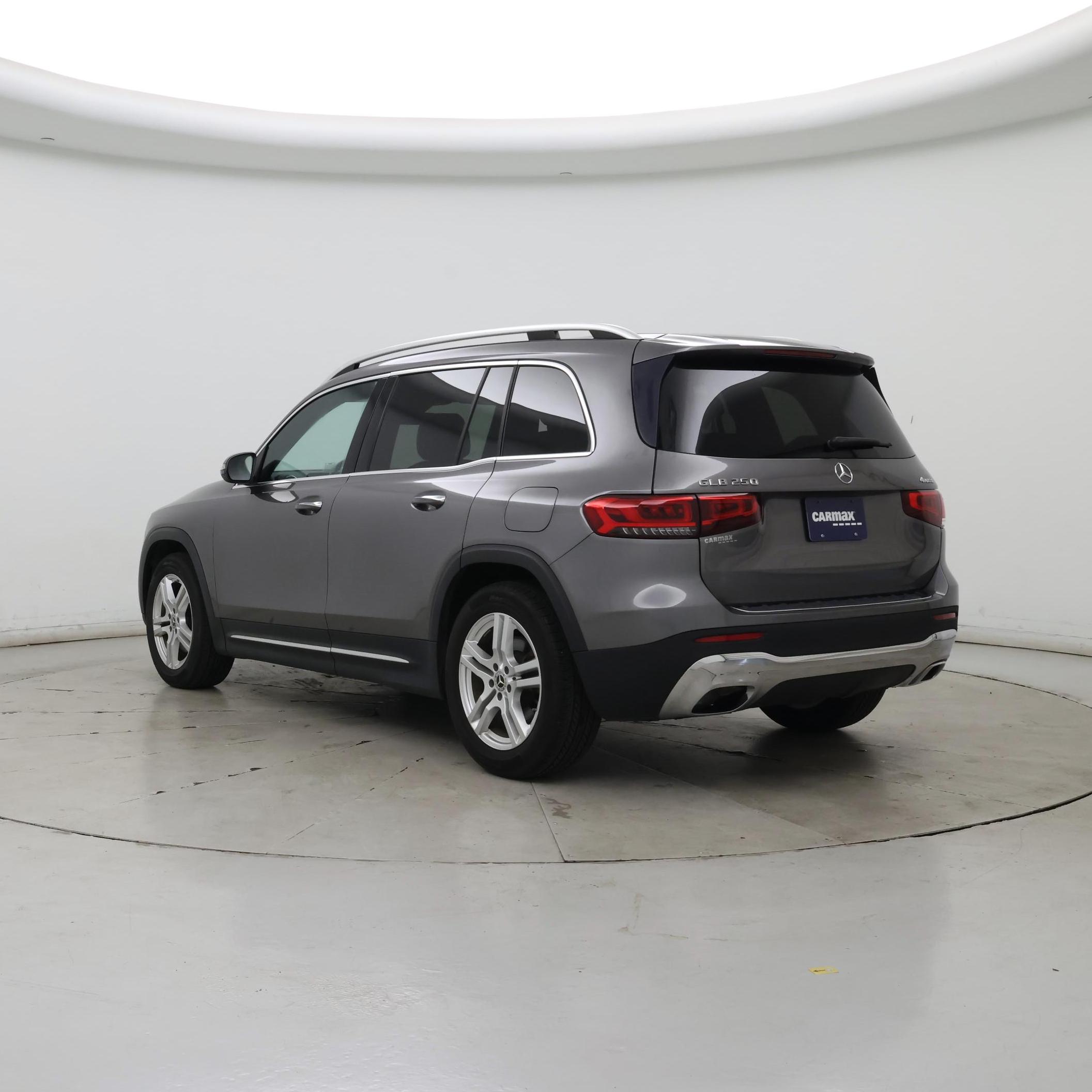 Thumbnail: 2021 Mercedes-Benz GLB - 2