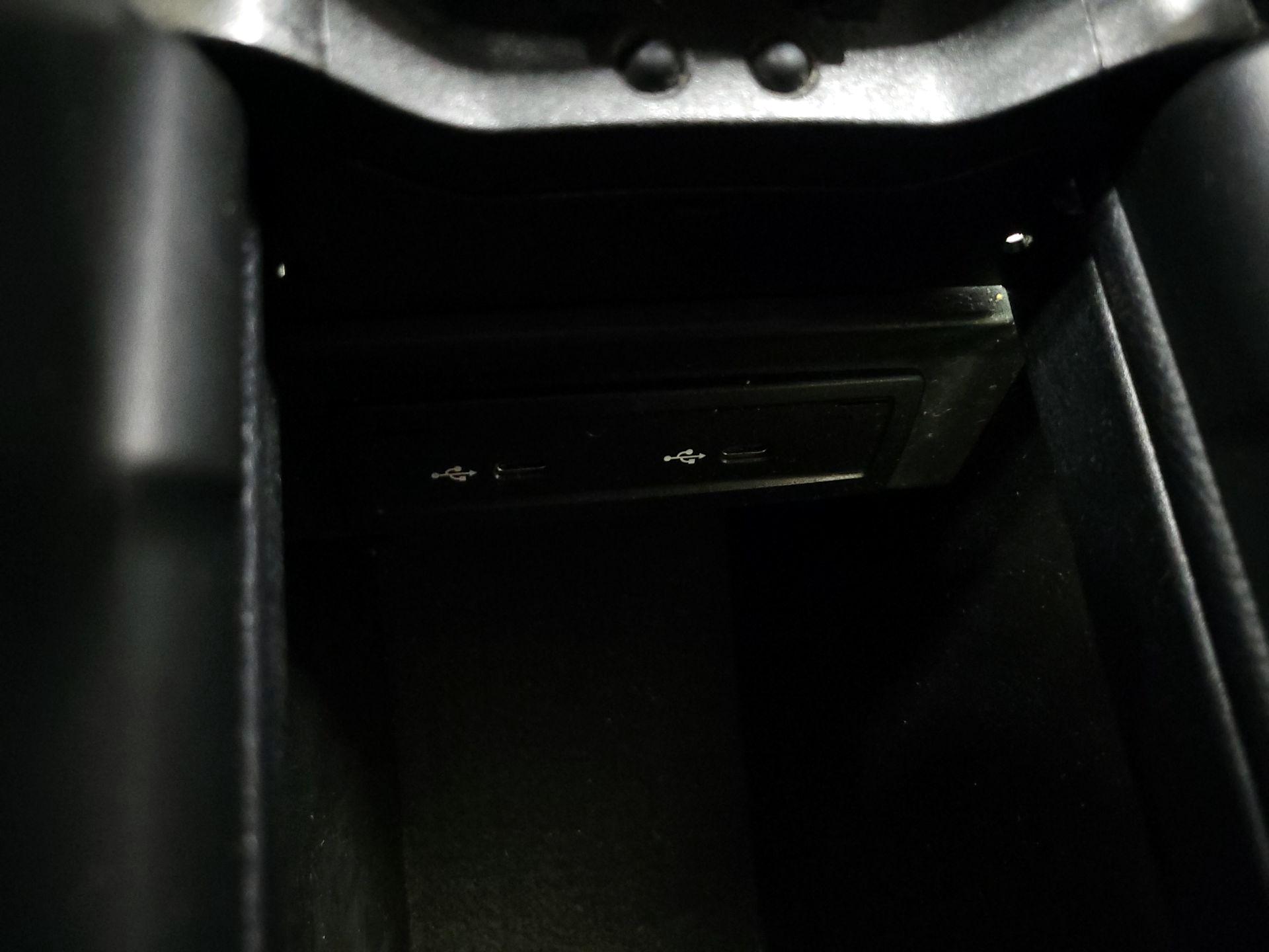 Thumbnail: 2021 Mercedes-Benz GLB - 19