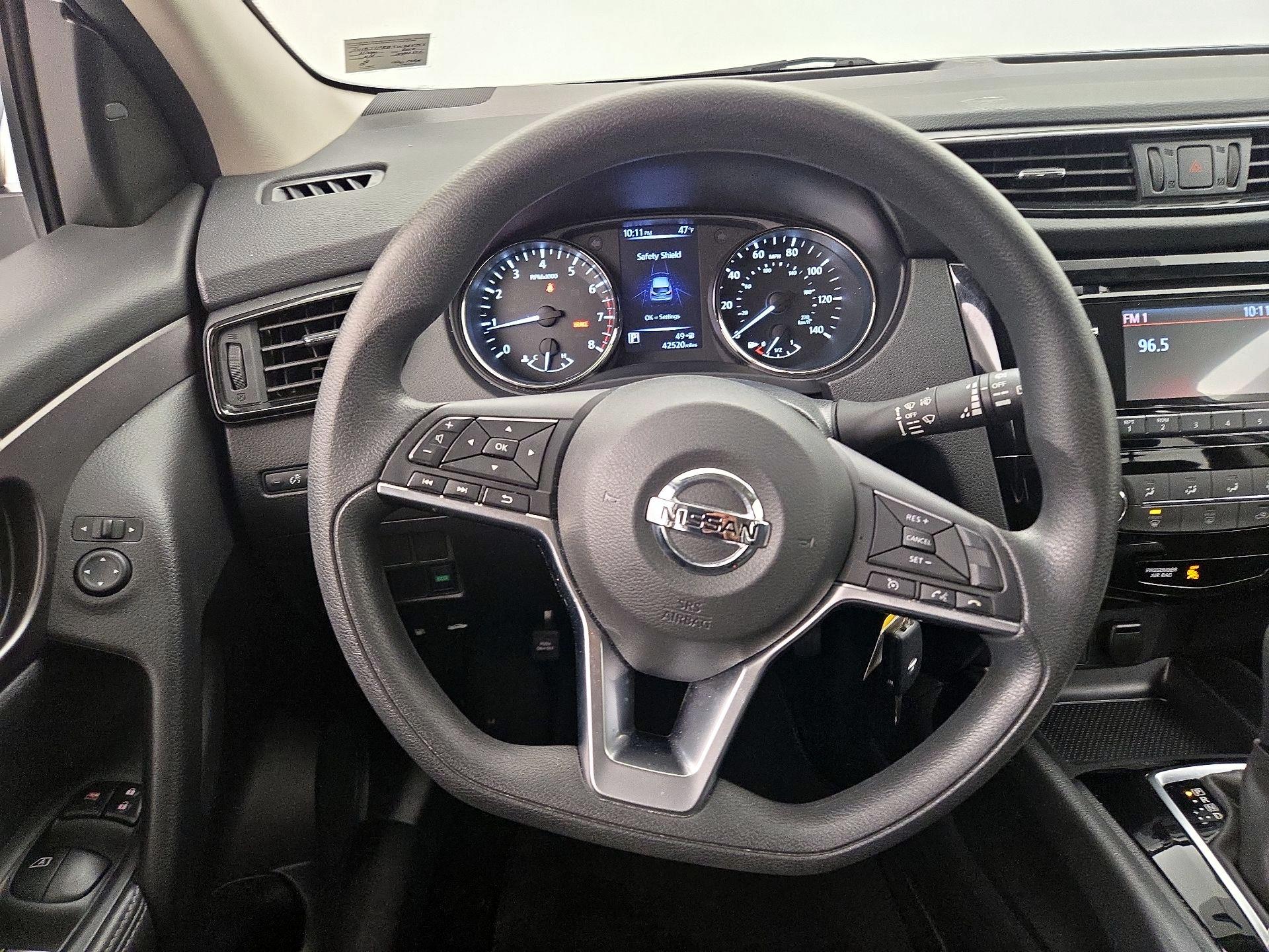 Thumbnail: 2018 Nissan Rogue Sport - 10