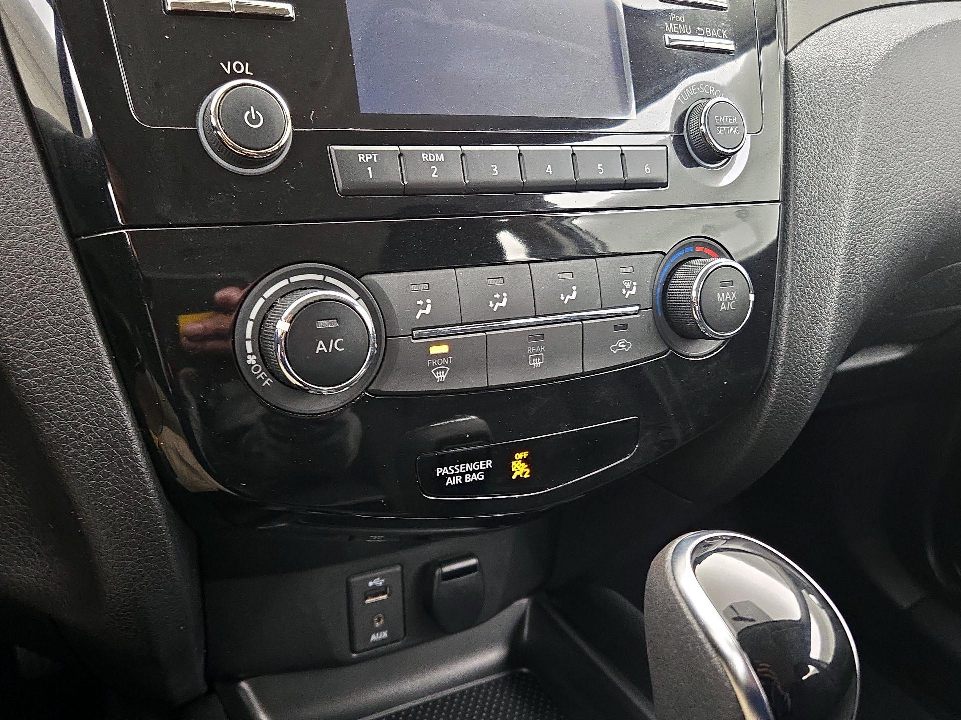 Thumbnail: 2018 Nissan Rogue Sport - 16