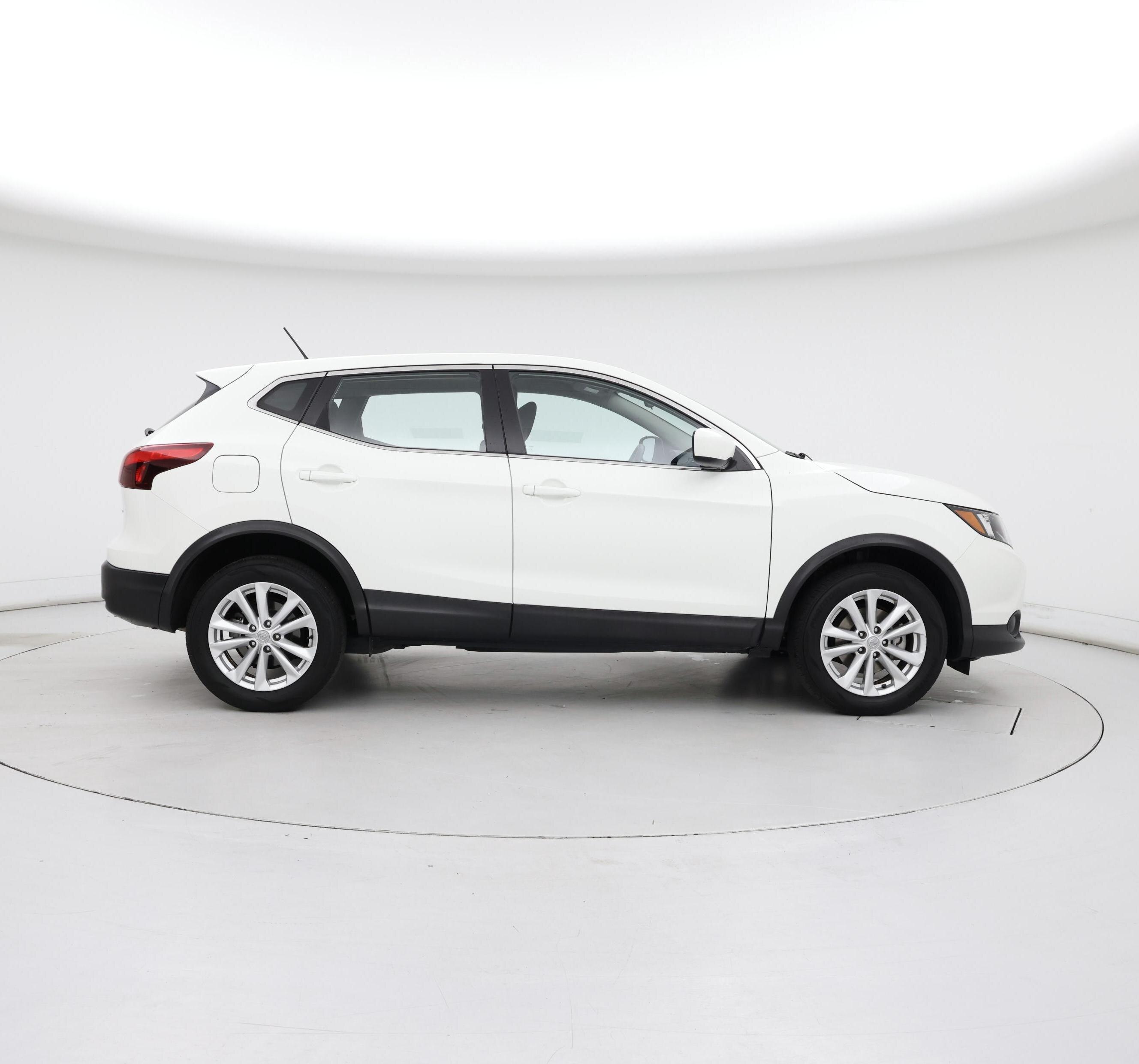 Thumbnail: 2018 Nissan Rogue Sport - 7