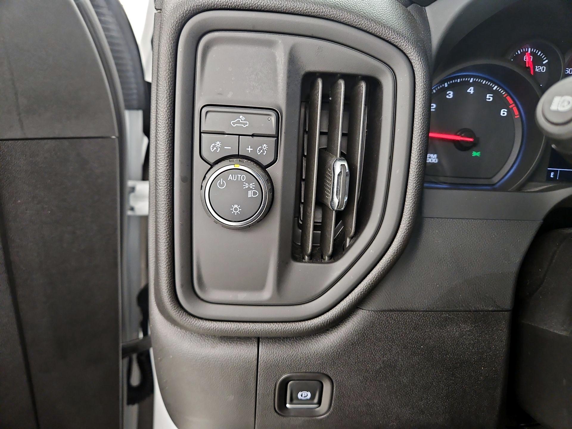 Thumbnail: 2025 Chevrolet Silverado 2500 - 13