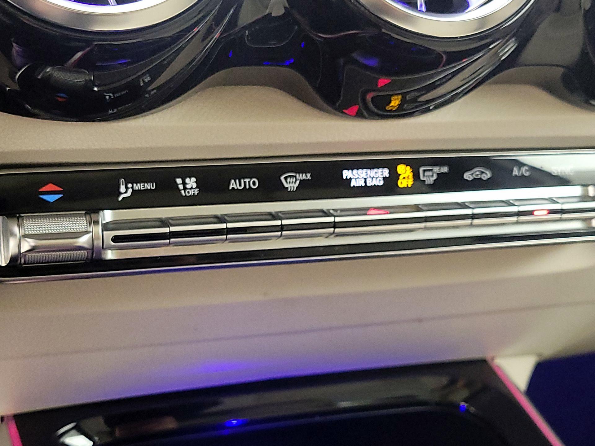 Thumbnail: 2023 Mercedes-Benz GLB - 16