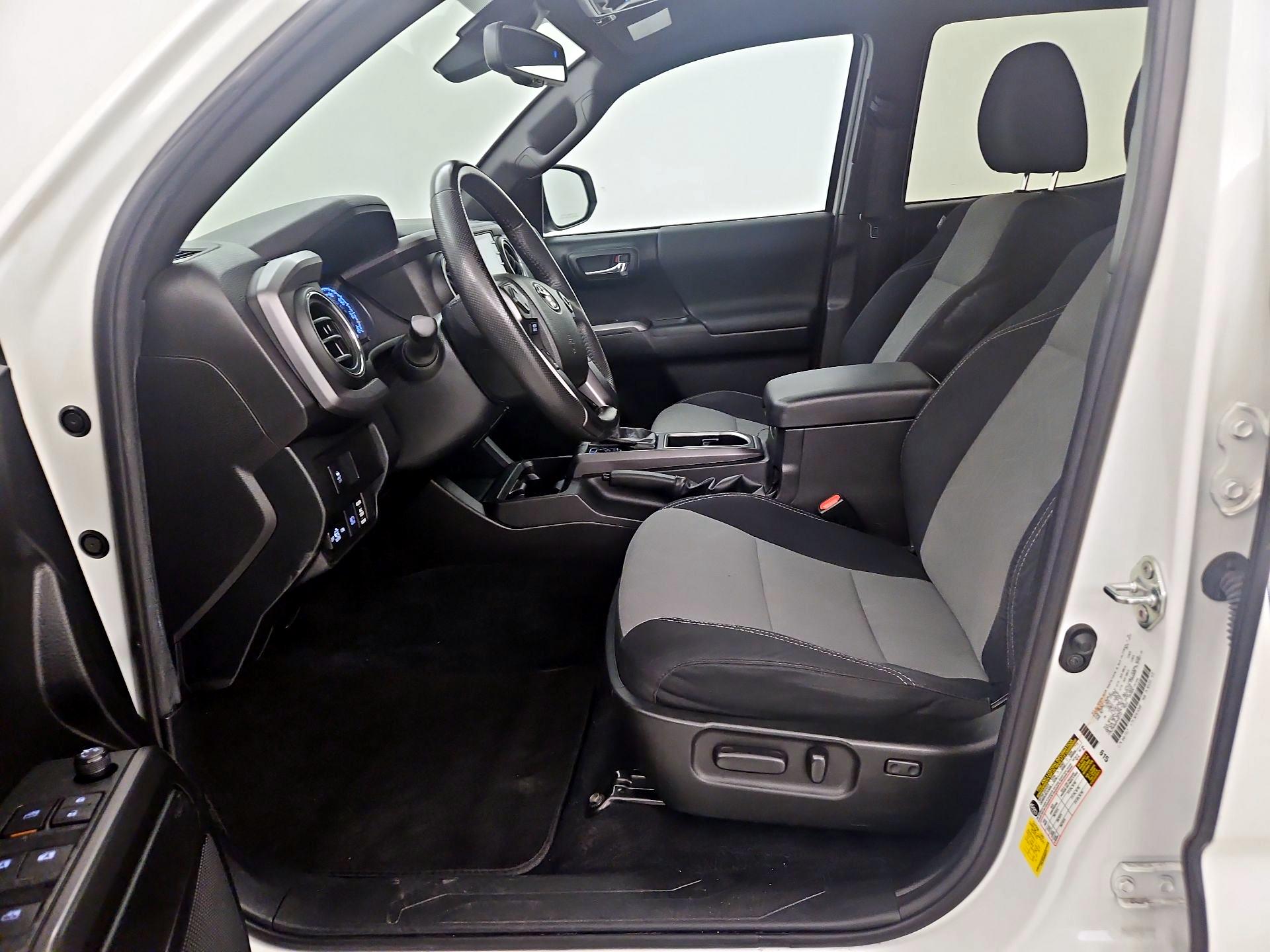 Thumbnail: 2022 Toyota Tacoma - 11