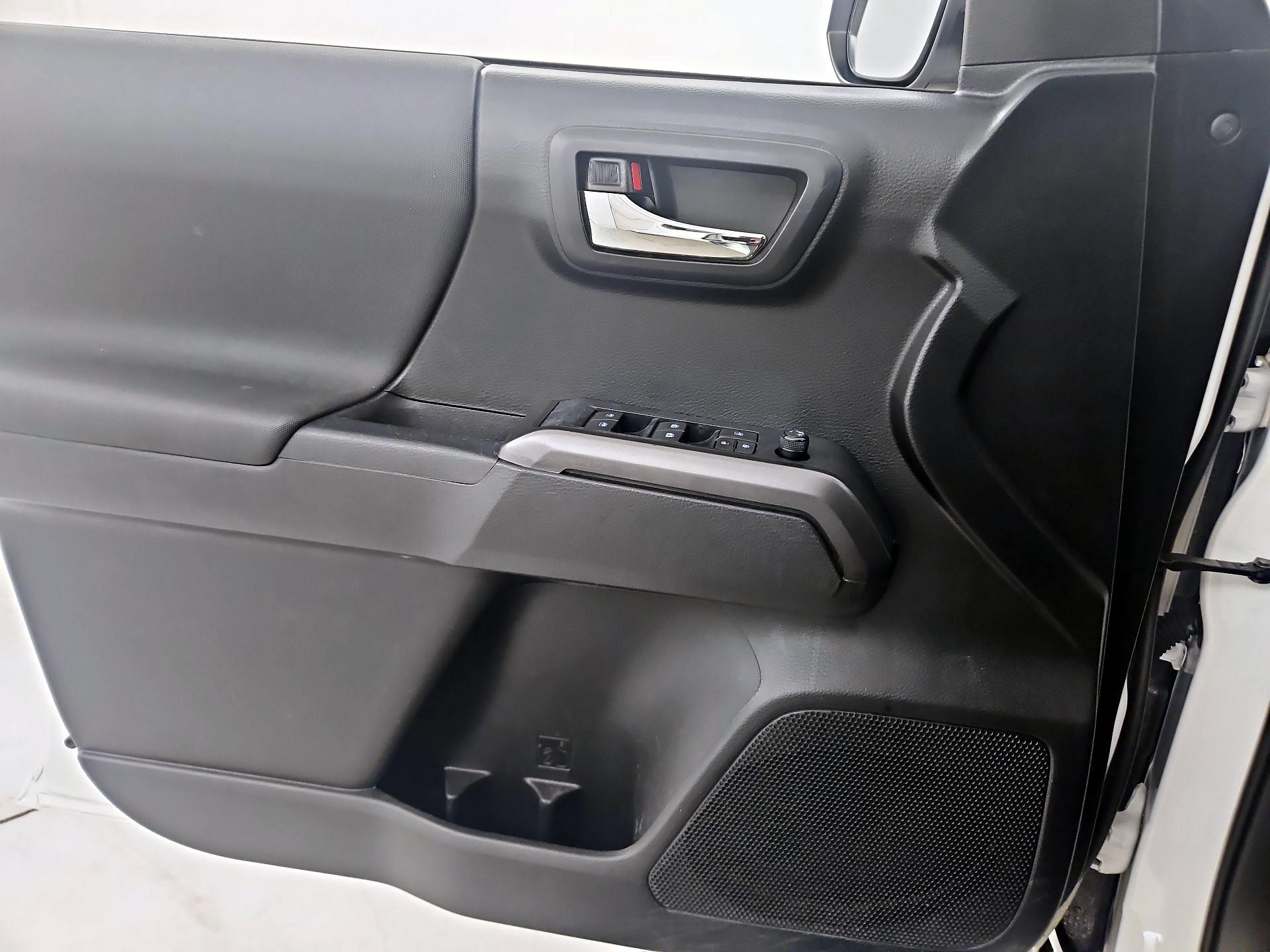 Thumbnail: 2022 Toyota Tacoma - 12