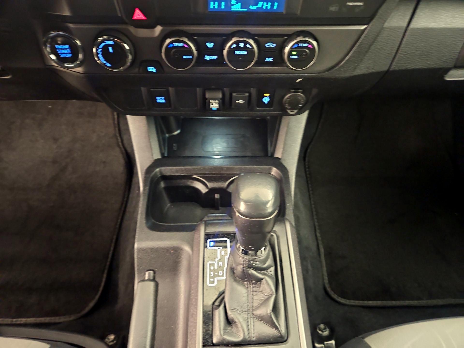 Thumbnail: 2022 Toyota Tacoma - 18