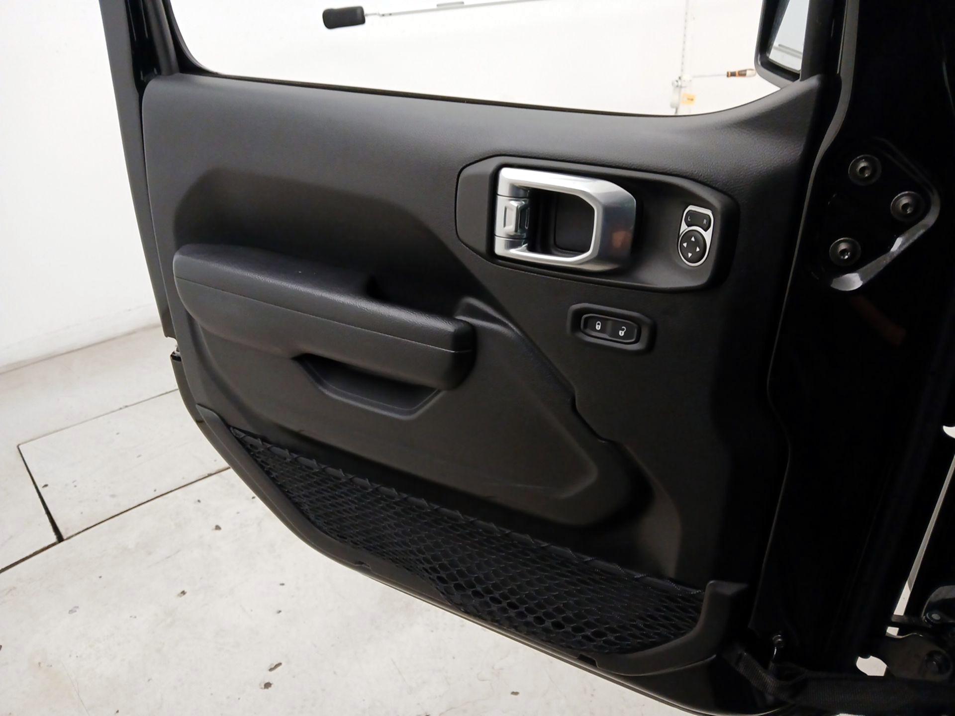 Thumbnail: 2022 Jeep Wrangler - 12