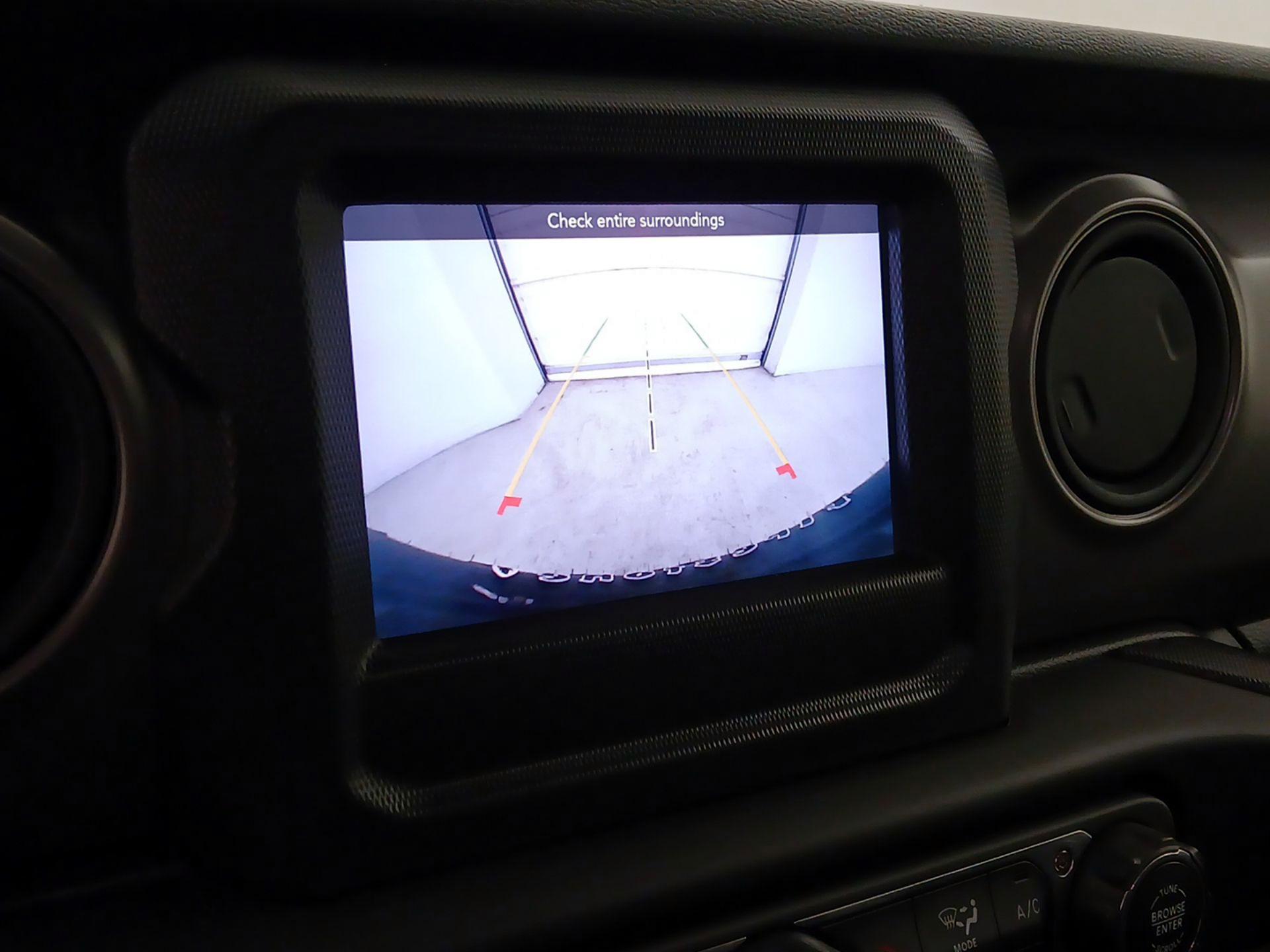 Thumbnail: 2022 Jeep Wrangler - 14