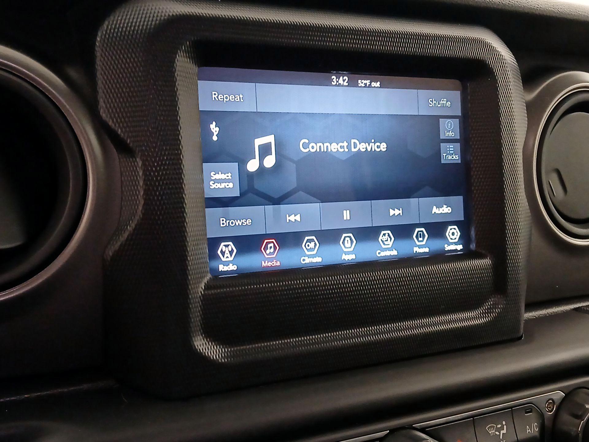 Thumbnail: 2022 Jeep Wrangler - 15