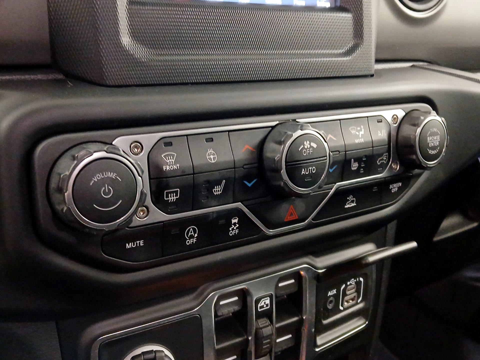 Thumbnail: 2022 Jeep Wrangler - 16