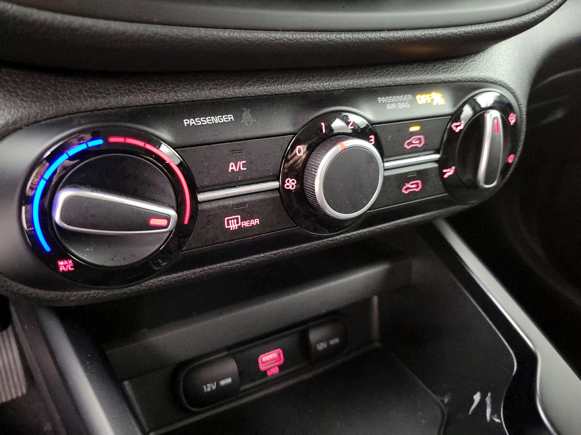 Thumbnail: 2020 Kia Soul - 16