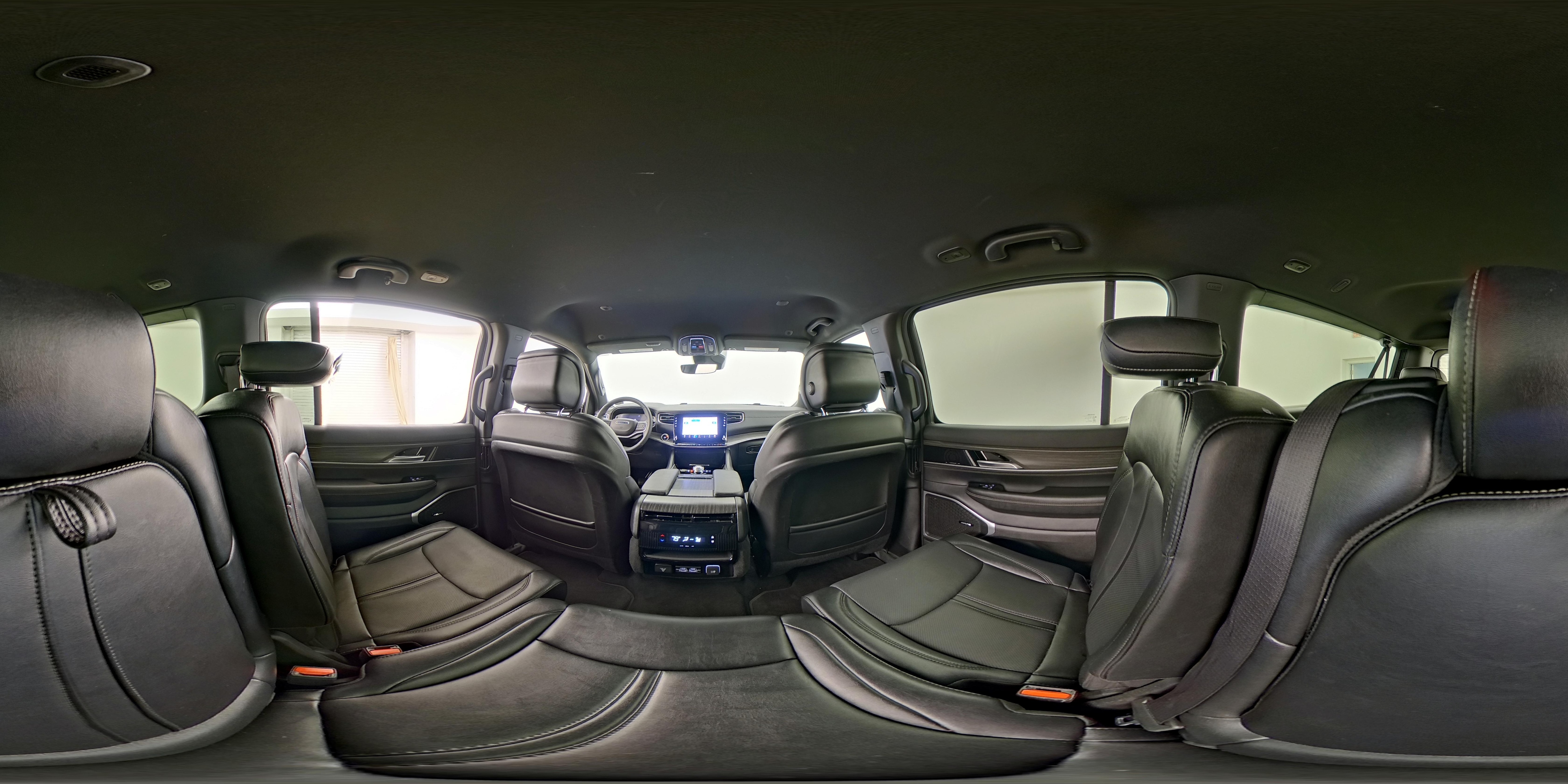 2024 Jeep Wagoneer L Series II - Photo 28