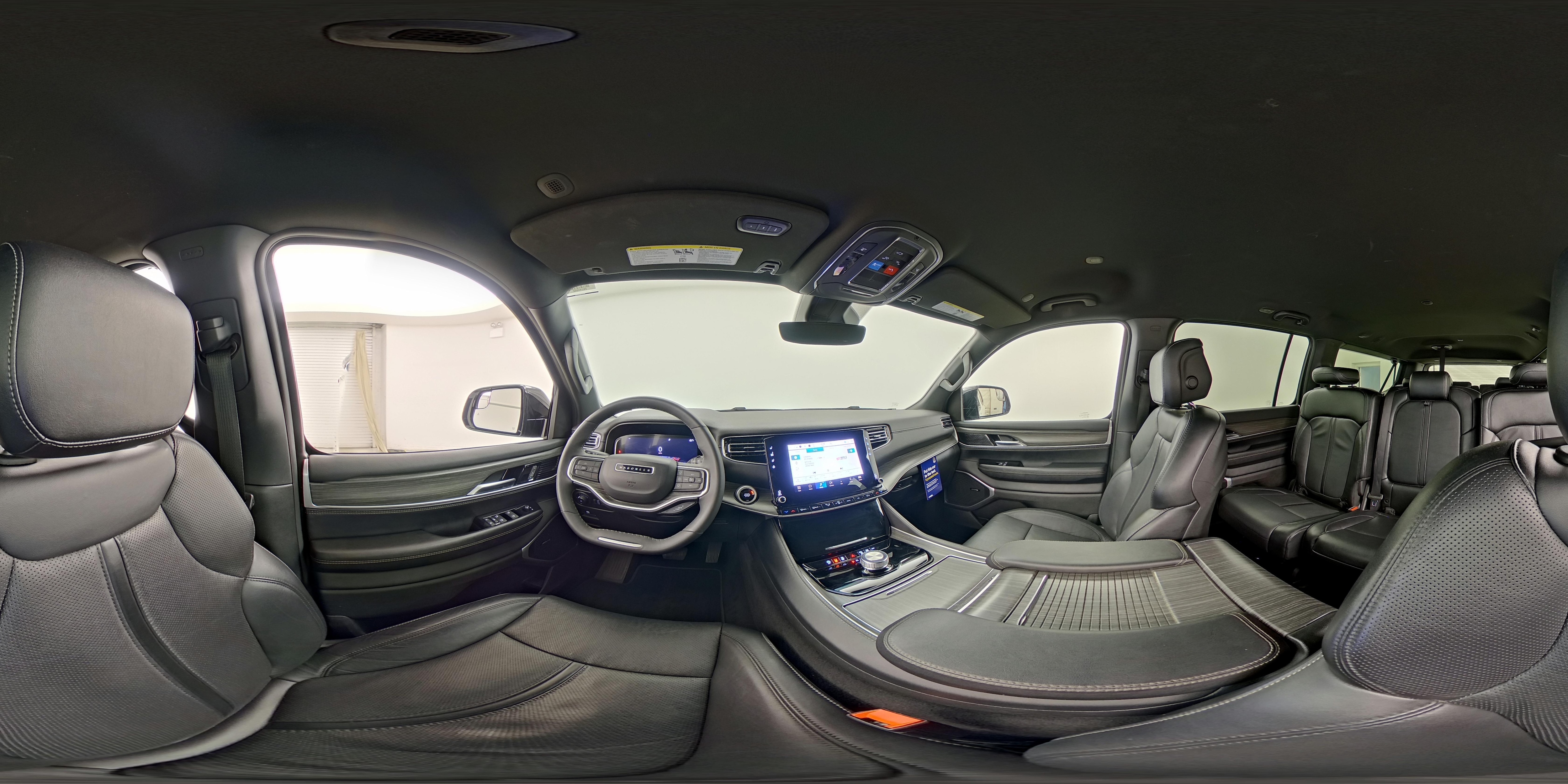 2024 Jeep Wagoneer L Series II - Photo 29