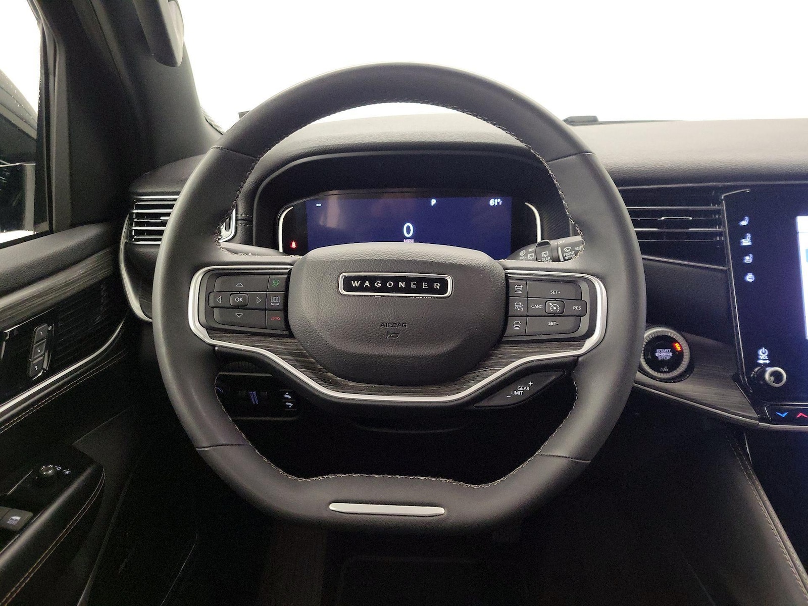 2024 Jeep Wagoneer L Series II - Photo 11